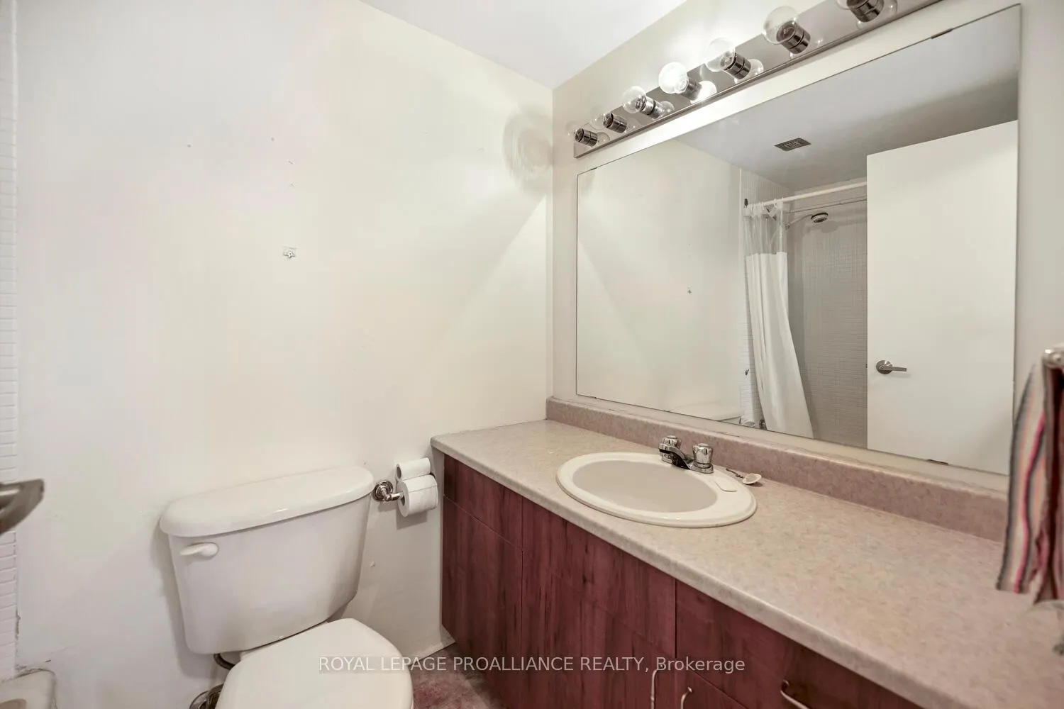 Photo 29 of Unit 508, 109 King Street E, Brockville — HOMEH