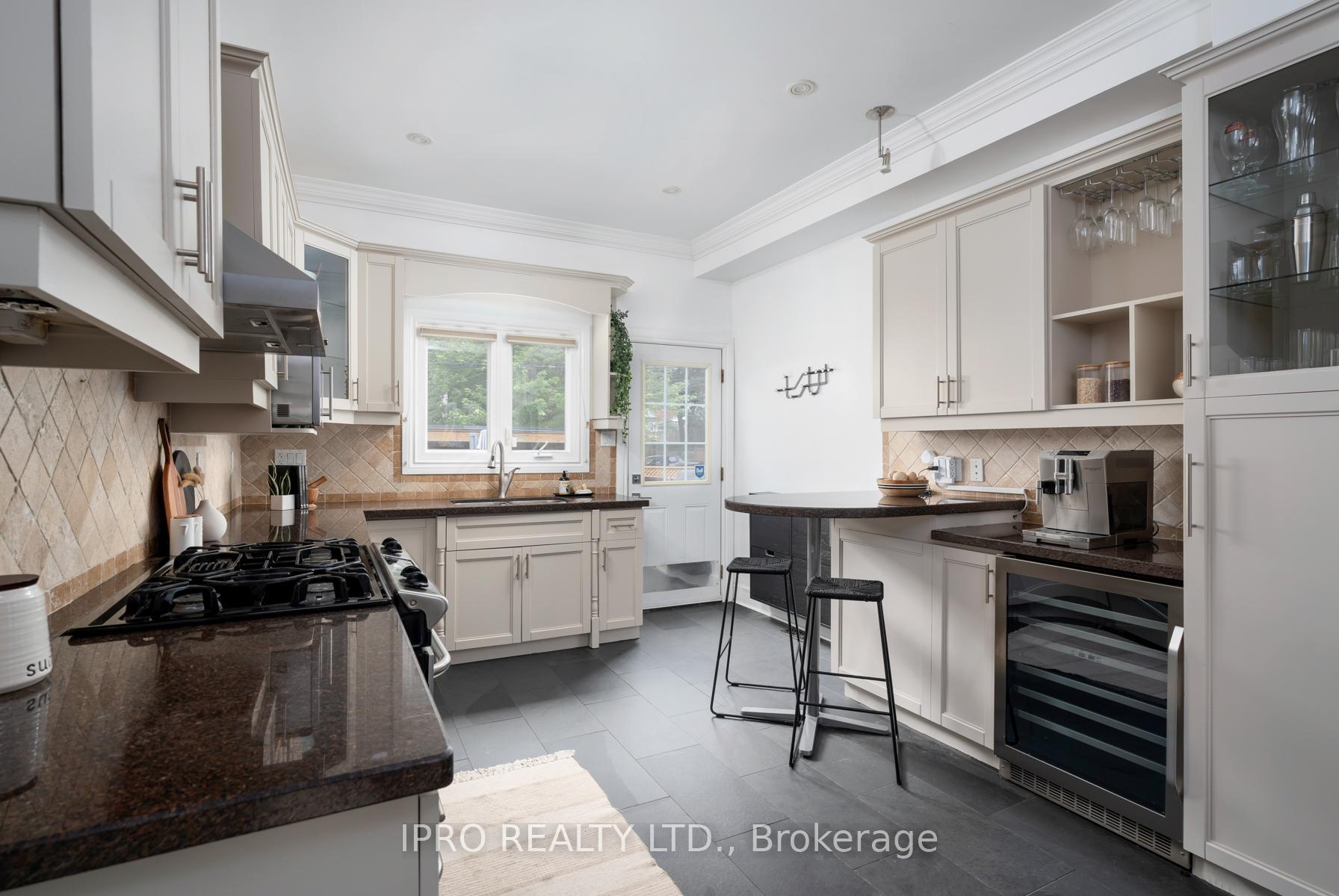 Photo 17 of 506 Pape Avenue, Toronto, North Riverdale — HOMEH