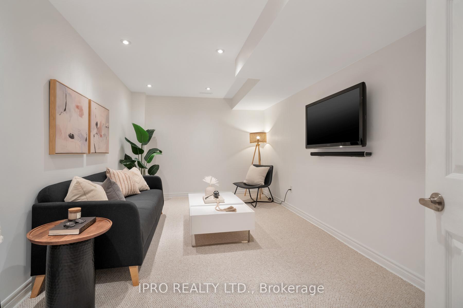 Photo 36 of 506 Pape Avenue, Toronto, North Riverdale — HOMEH