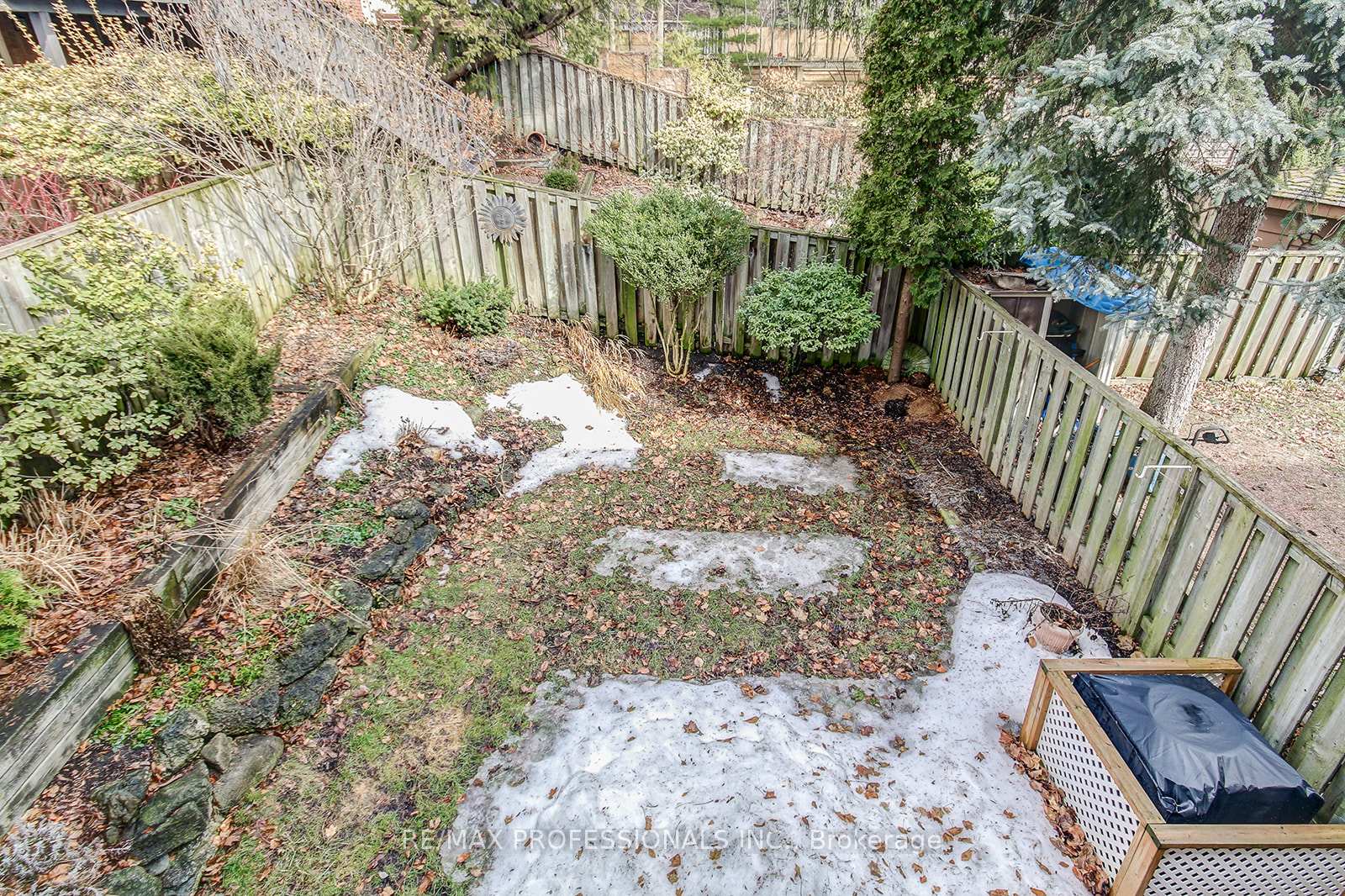 Photo 17 of 71 Elvina Gardens, Toronto, Mount Pleasant East — HOMEH