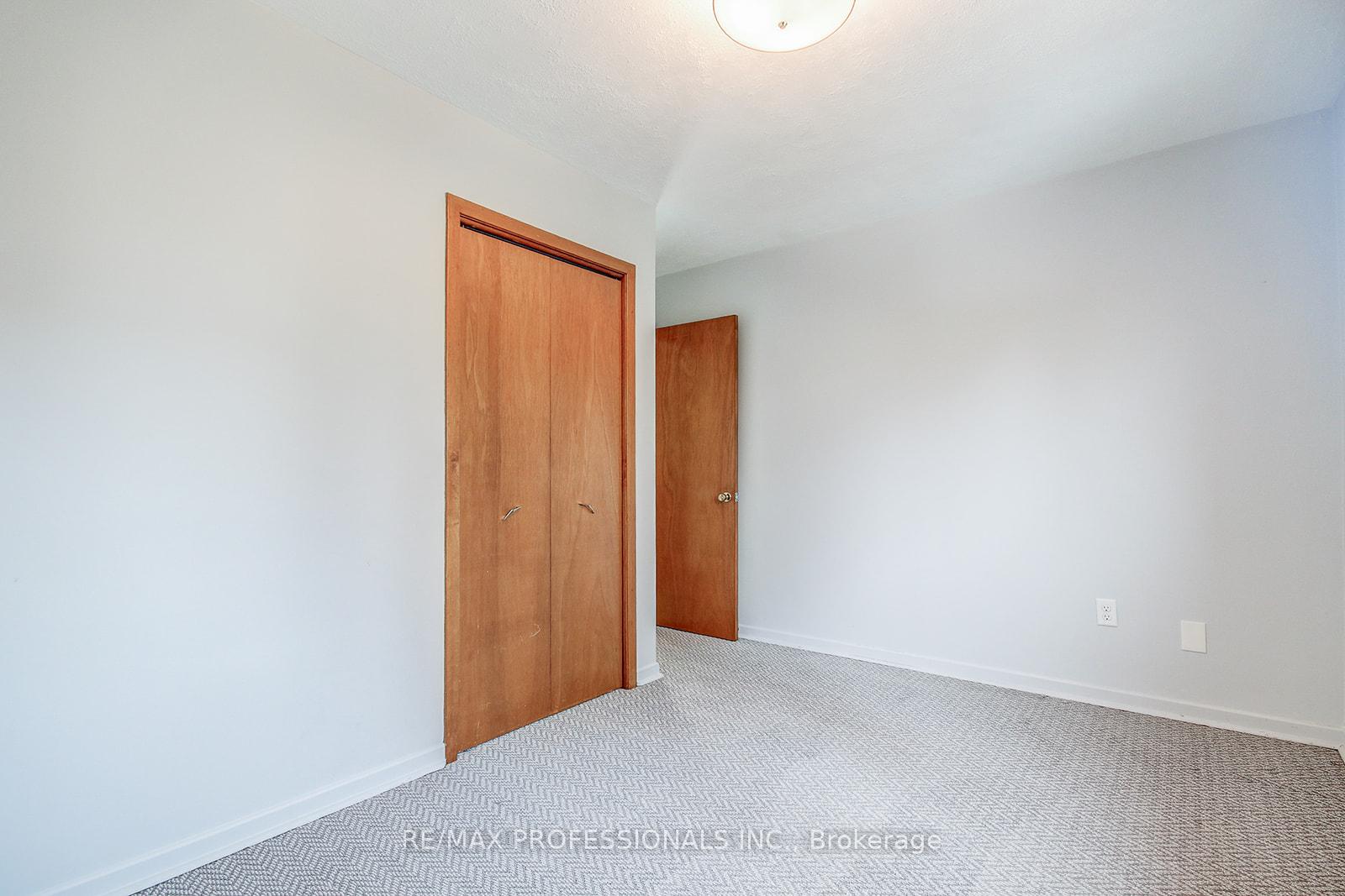 Photo 28 of 71 Elvina Gardens, Toronto, Mount Pleasant East — HOMEH