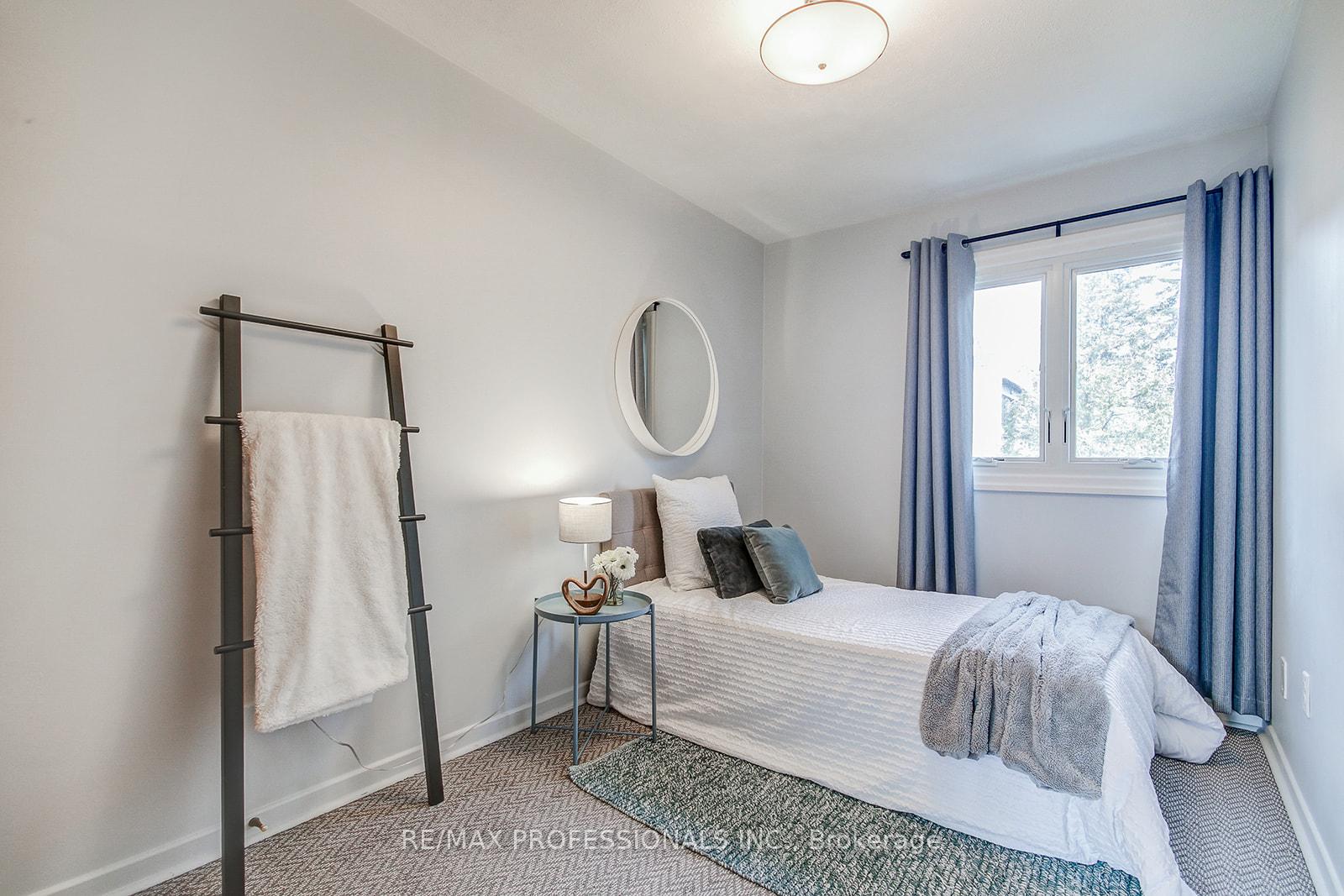 Photo 29 of 71 Elvina Gardens, Toronto, Mount Pleasant East — HOMEH