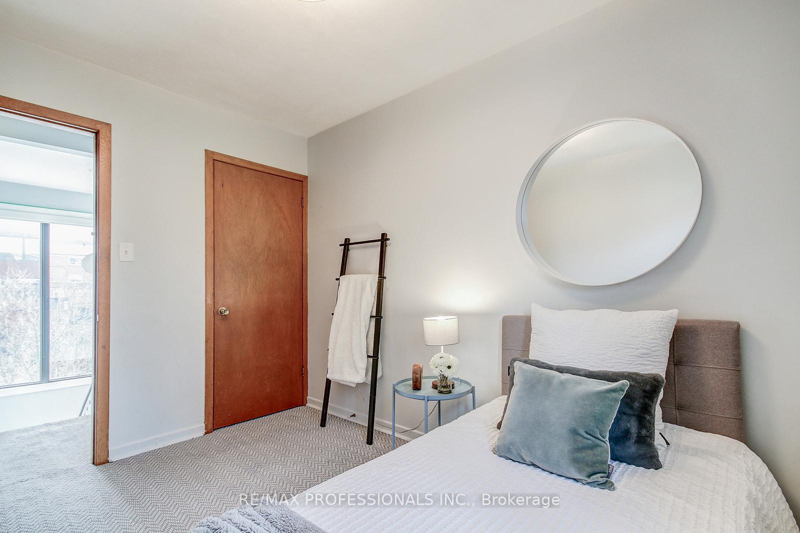 Photo 30 of 71 Elvina Gardens, Toronto, Mount Pleasant East — HOMEH