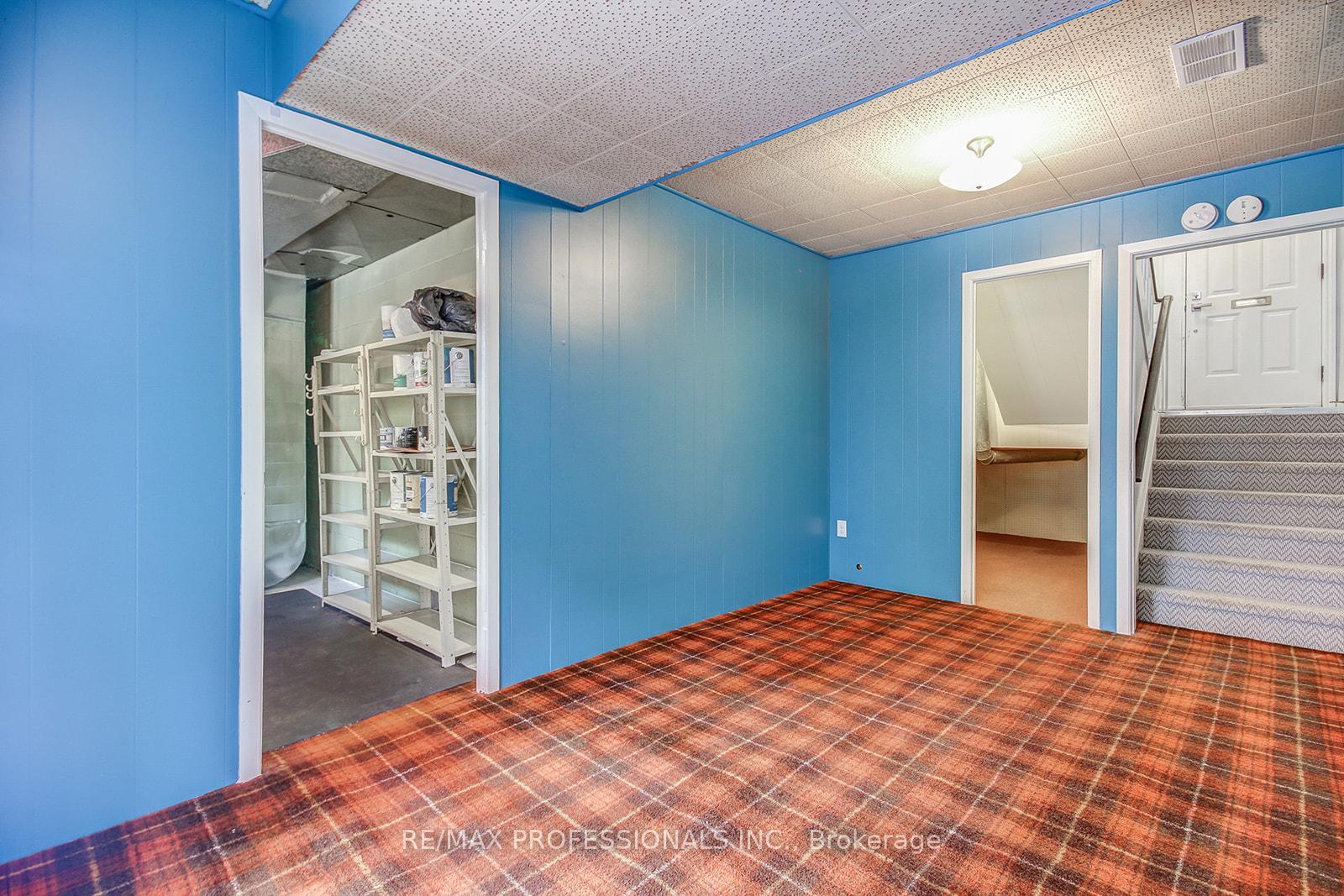 Photo 33 of 71 Elvina Gardens, Toronto, Mount Pleasant East — HOMEH