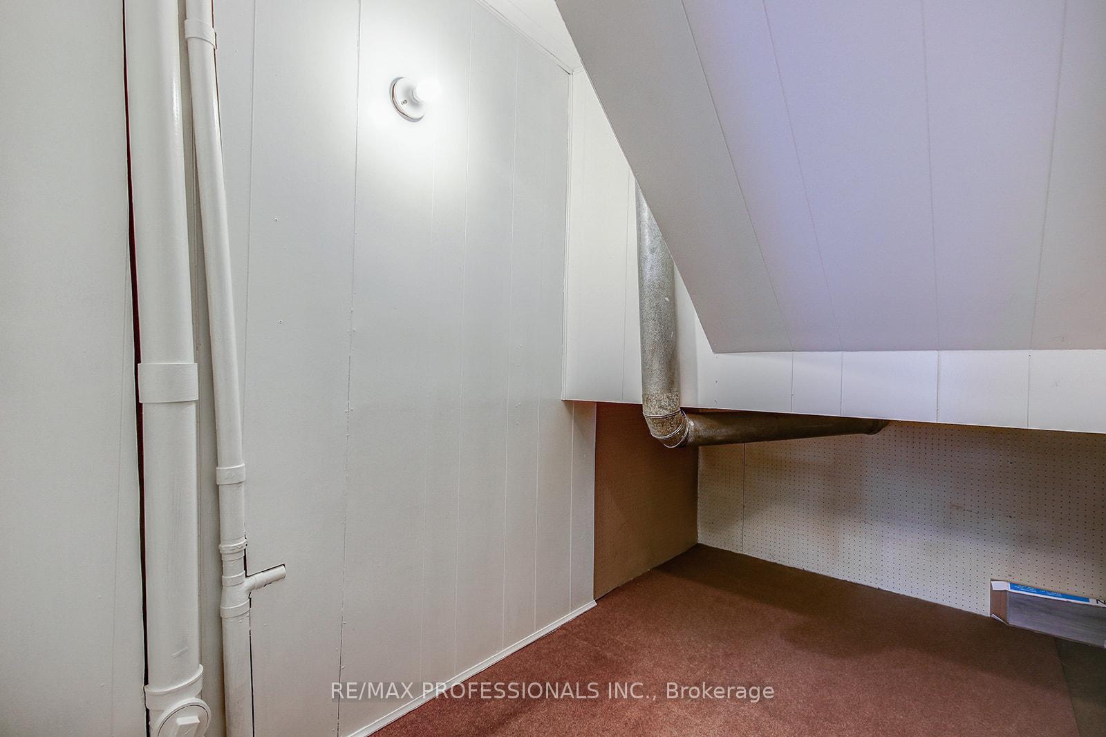 Photo 34 of 71 Elvina Gardens, Toronto, Mount Pleasant East — HOMEH