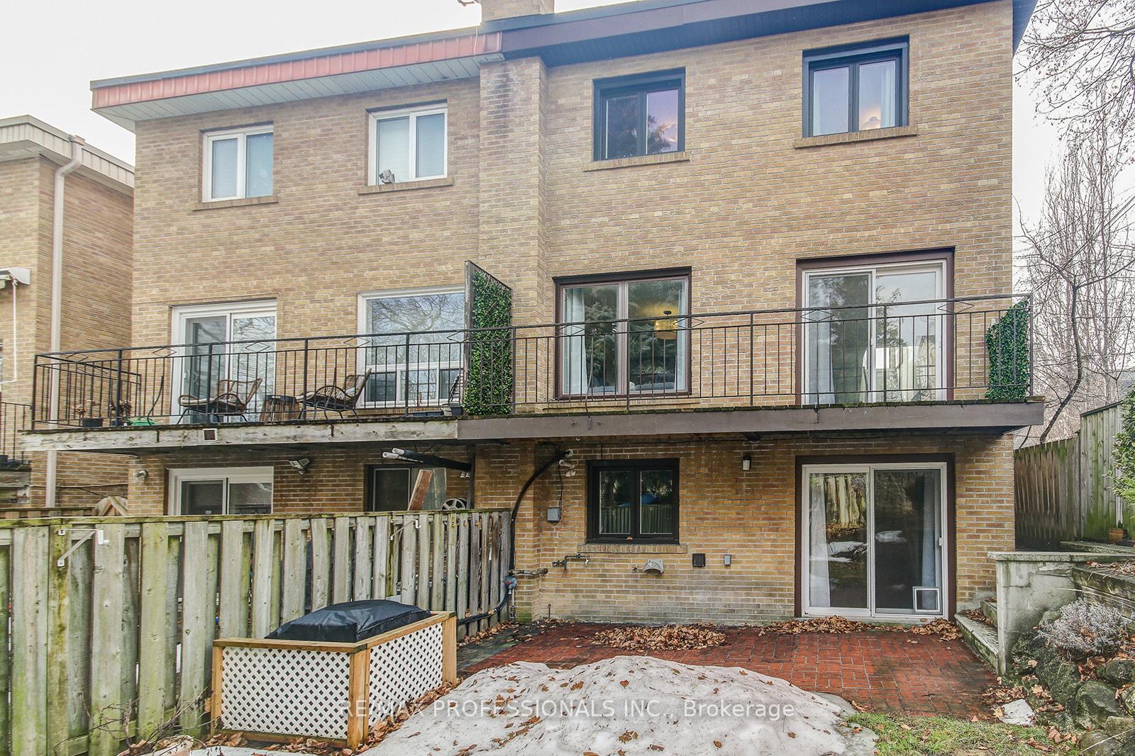 Photo 38 of 71 Elvina Gardens, Toronto, Mount Pleasant East — HOMEH