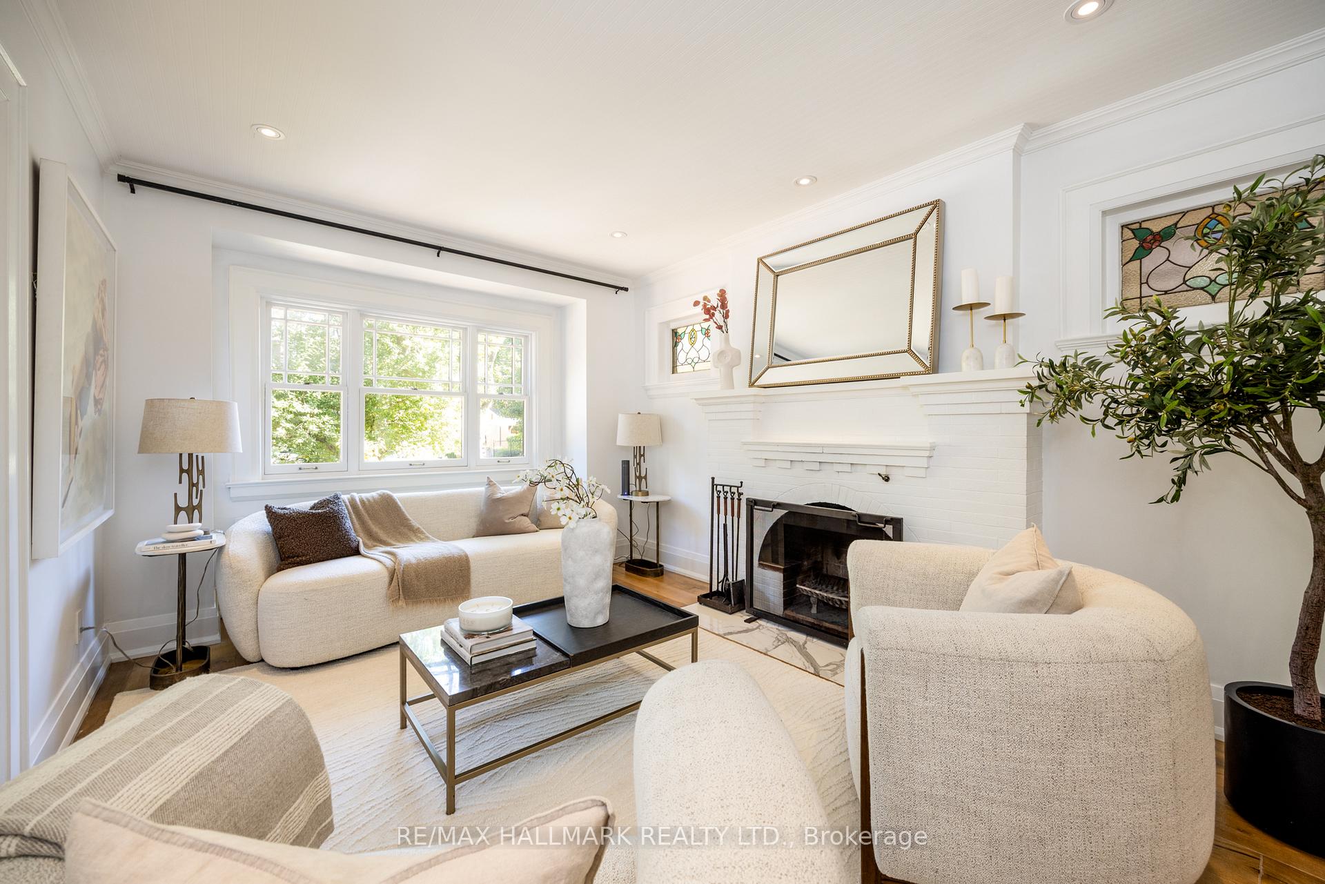 Photo 4 of 74 Willow Avenue, Toronto, The Beaches — HOMEH