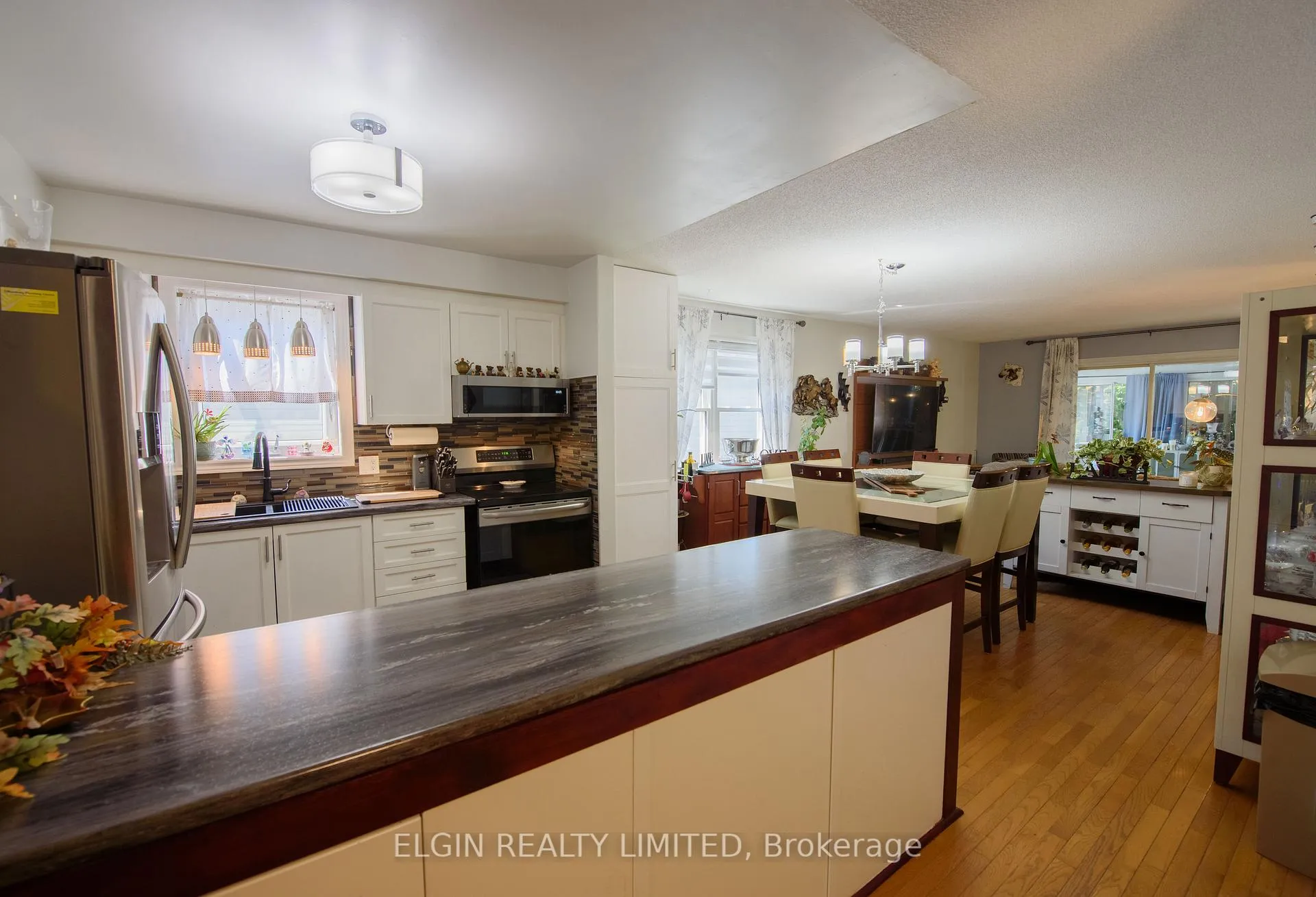Photo 12 of 59 Wilkins Crescent, Tillsonburg — HOMEH