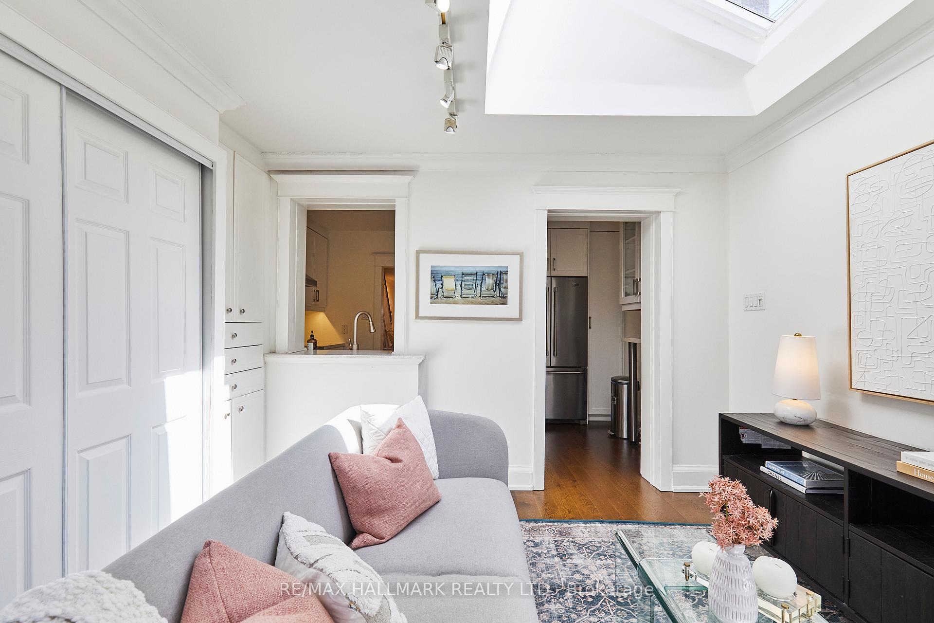 Photo 12 of 128 Donegall Drive, Toronto, Leaside — HOMEH