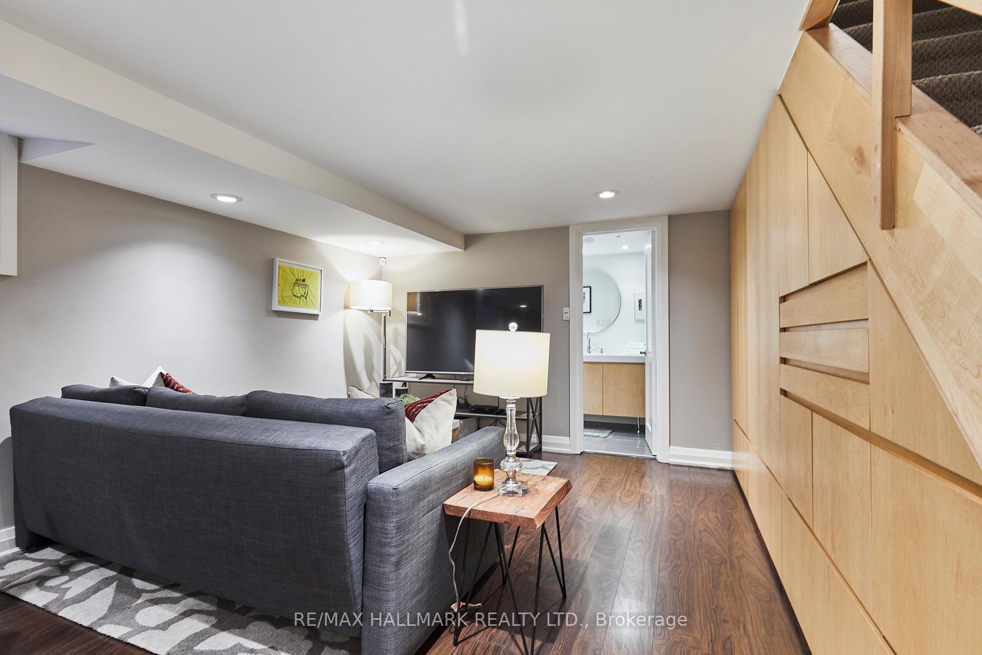 Photo 19 of 128 Donegall Drive, Toronto, Leaside — HOMEH