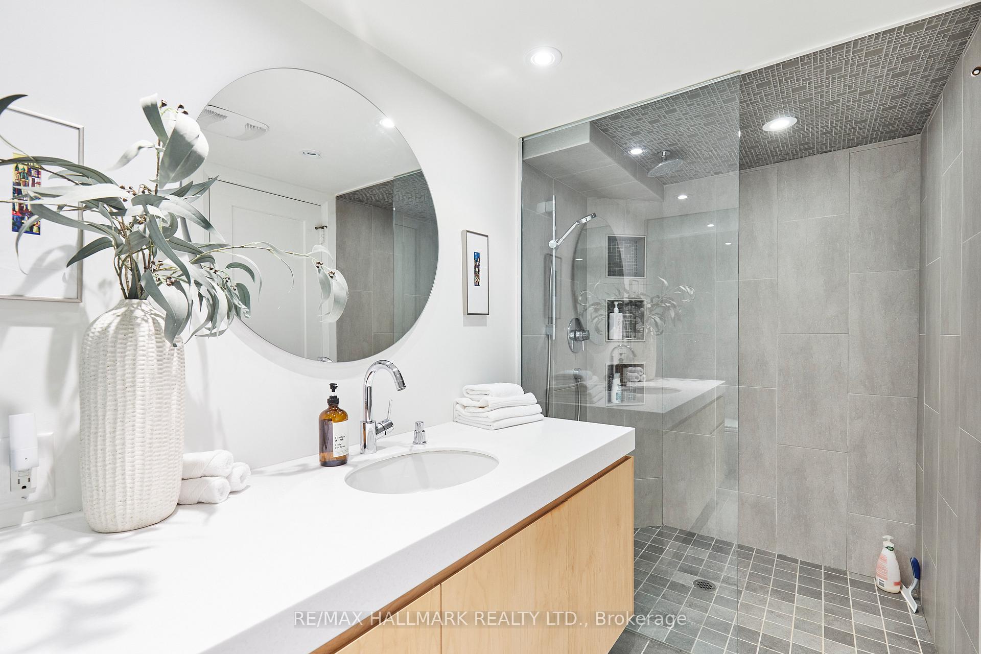 Photo 24 of 128 Donegall Drive, Toronto, Leaside — HOMEH