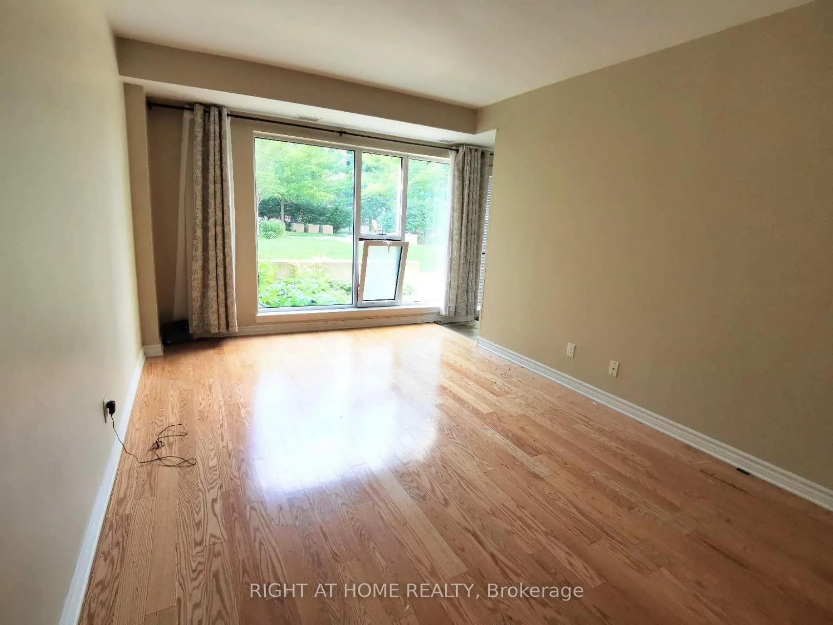 Photo 6 of Unit 117, 250 Lett Street, Ottawa, West Centre Town — HOMEH