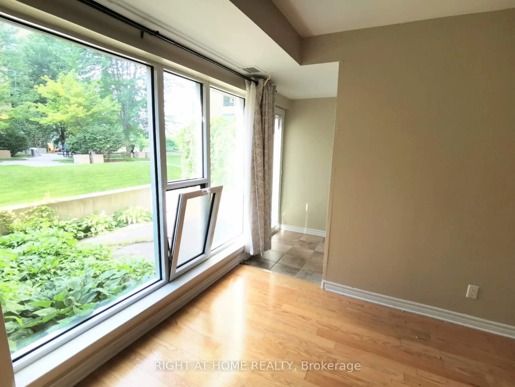 Photo 7 of Unit 117, 250 Lett Street, Ottawa, West Centre Town — HOMEH