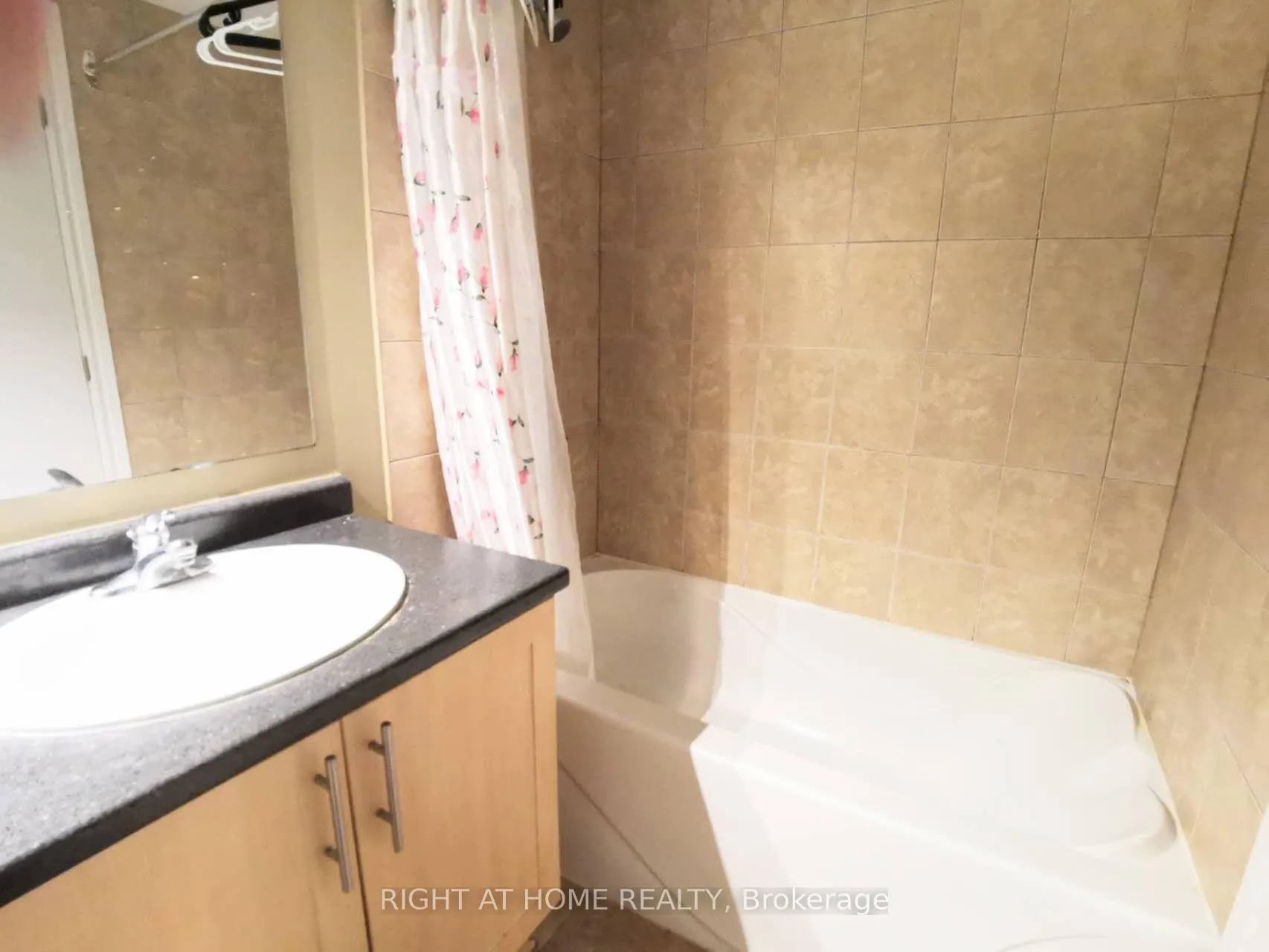 Photo 11 of Unit 117, 250 Lett Street, Ottawa, West Centre Town — HOMEH