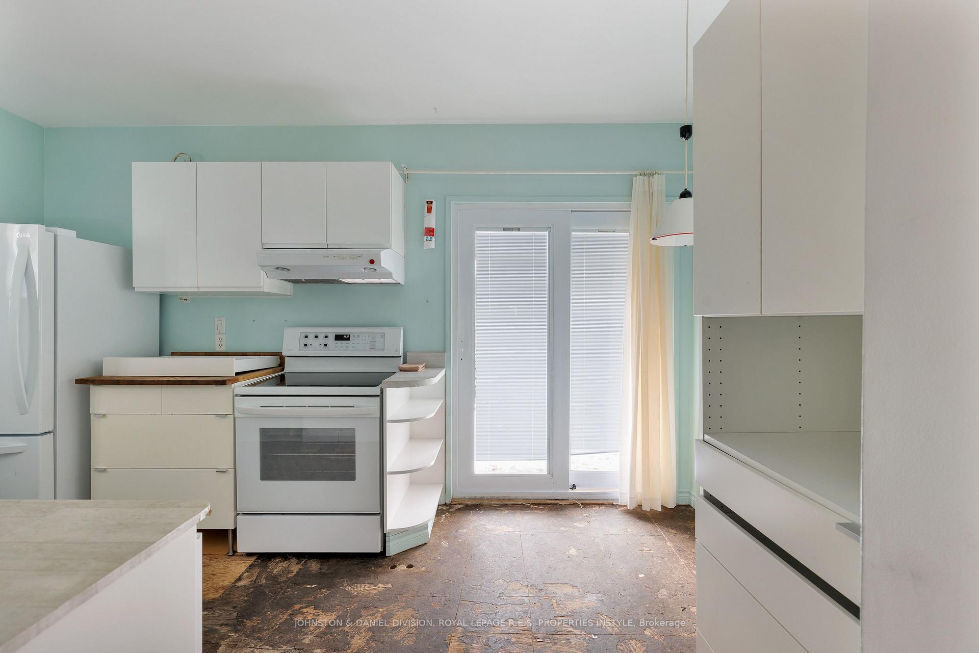 Photo 12 of 30 Mortimer Avenue, Toronto, Broadview North — HOMEH
