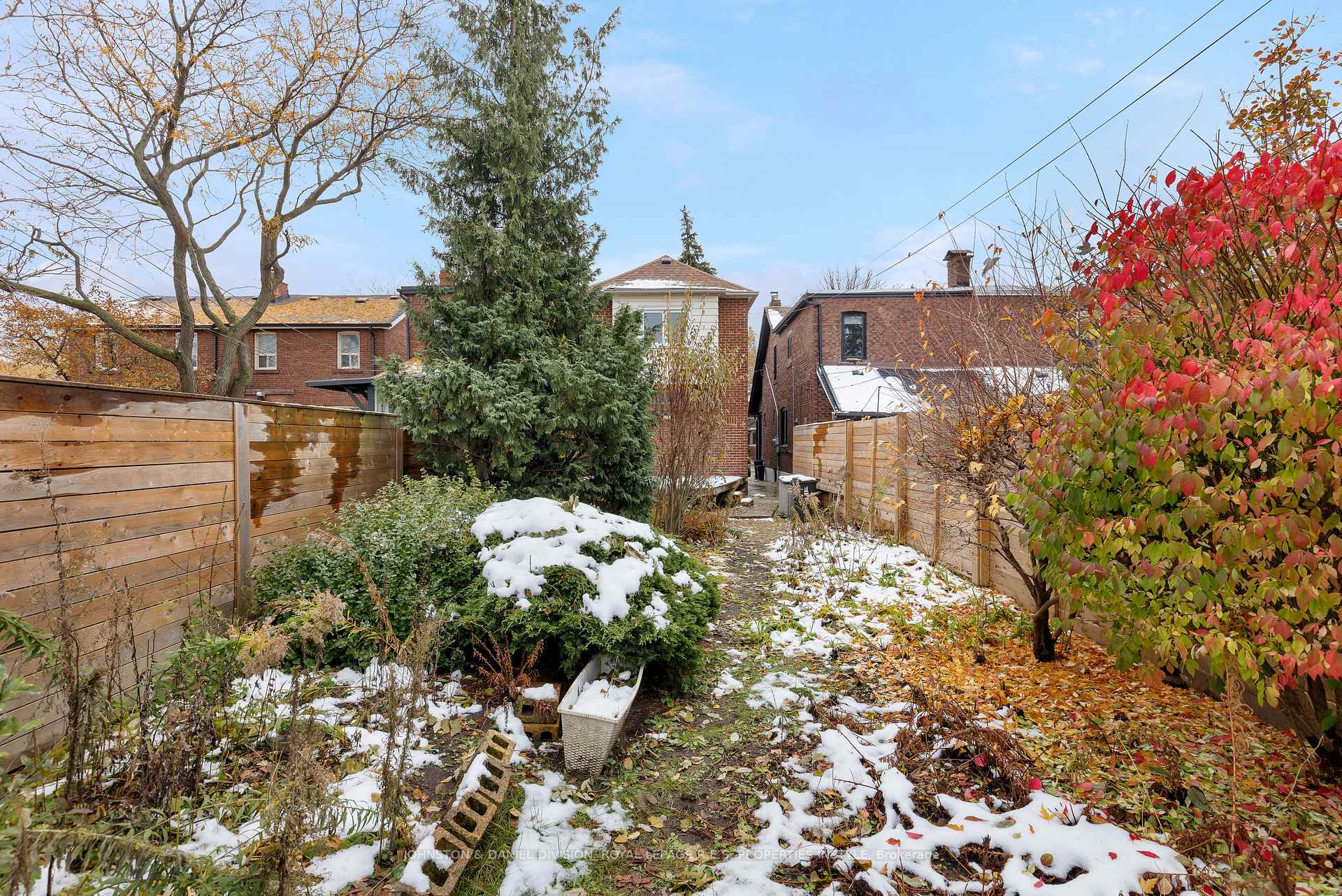 Photo 20 of 30 Mortimer Avenue, Toronto, Broadview North — HOMEH
