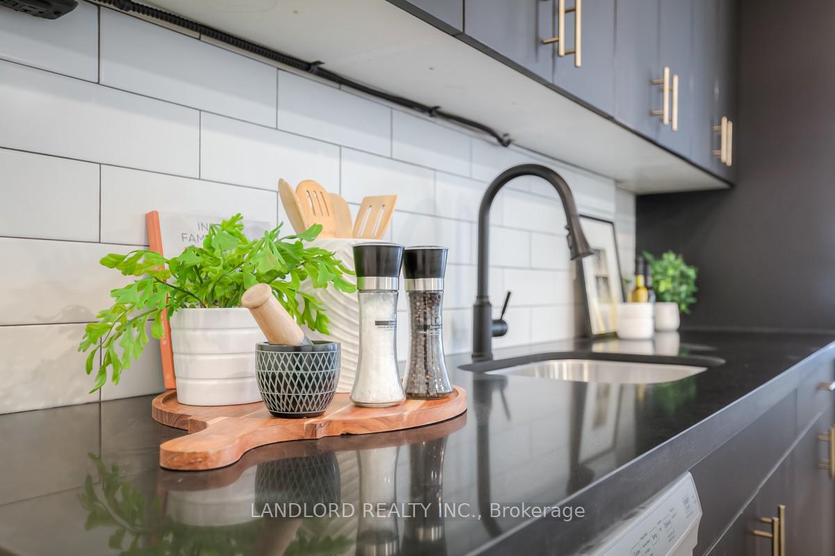 Photo 14 of Unit 305, 420 Eglinton Avenue E, Toronto, Mount Pleasant East — HOMEH