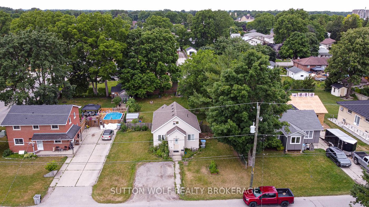 Photo 2 of 173 High Street W, Strathroy-Caradoc, SW — HOMEH