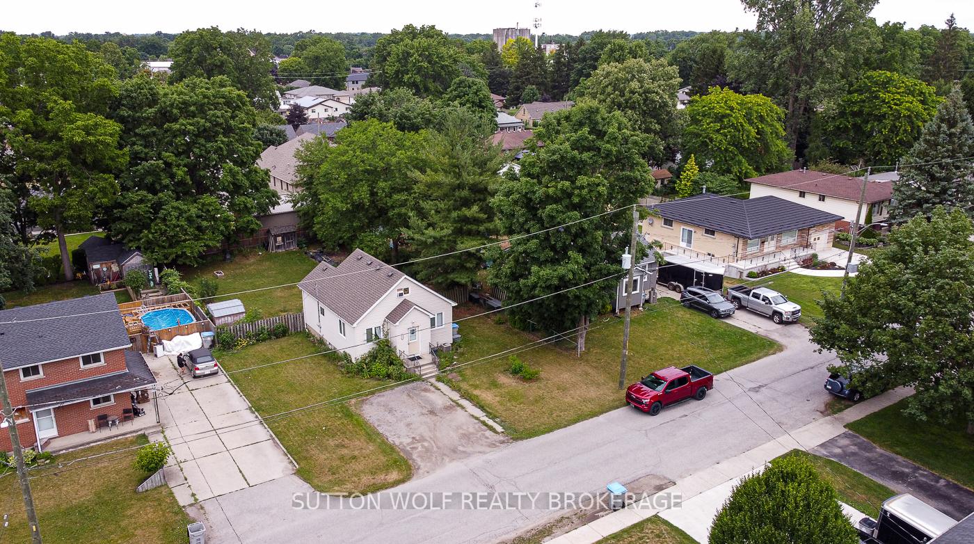 Photo 3 of 173 High Street W, Strathroy-Caradoc, SW — HOMEH