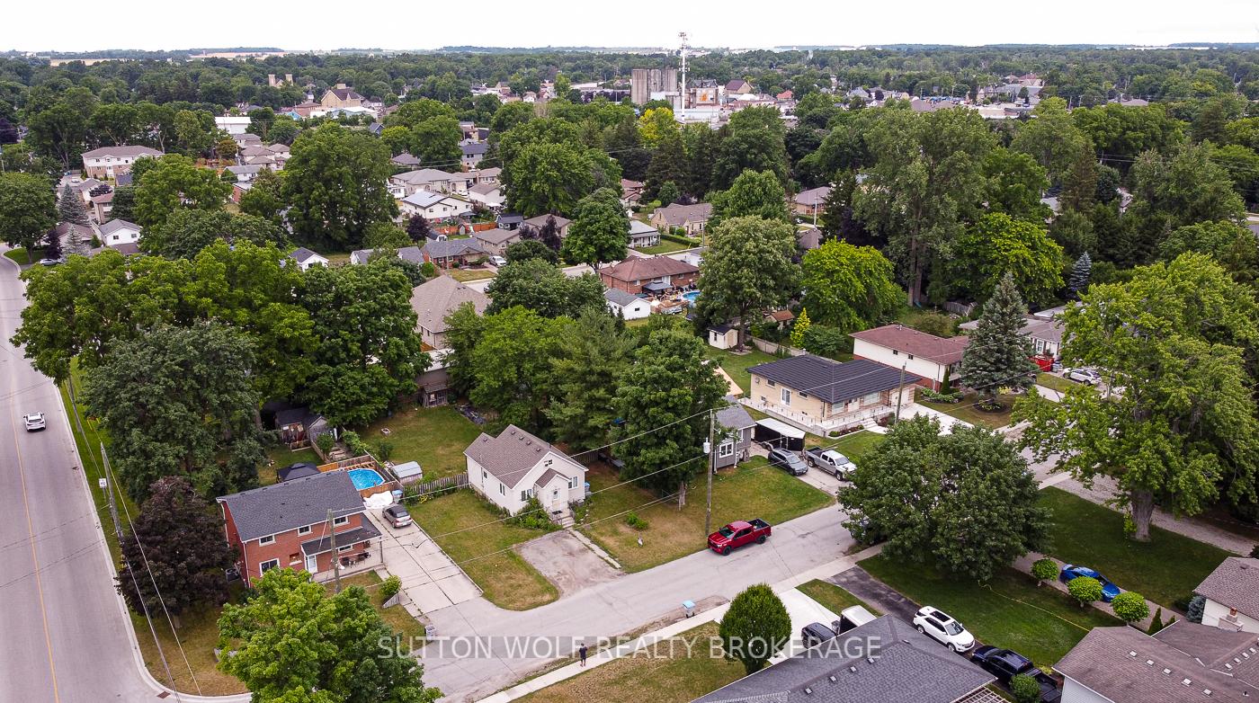 Photo 4 of 173 High Street W, Strathroy-Caradoc, SW — HOMEH