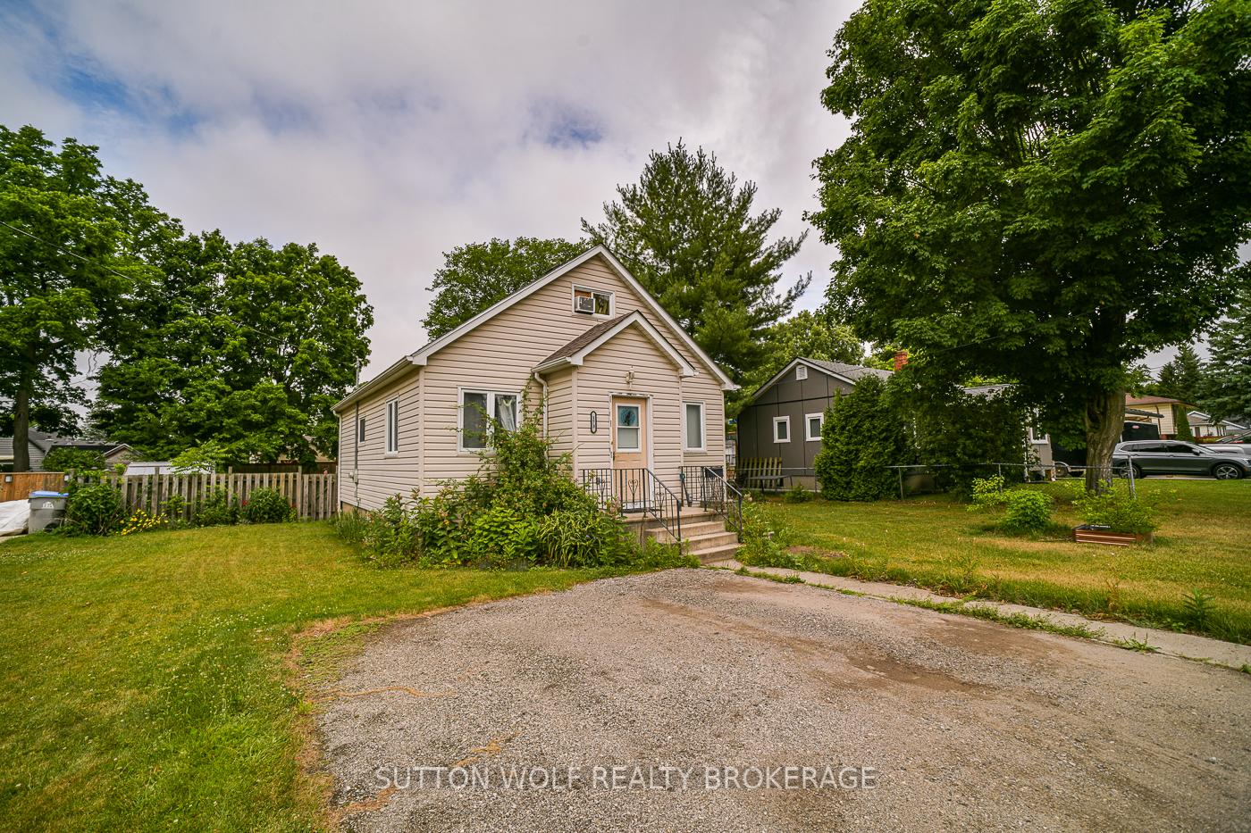 Photo 11 of 173 High Street W, Strathroy-Caradoc, SW — HOMEH