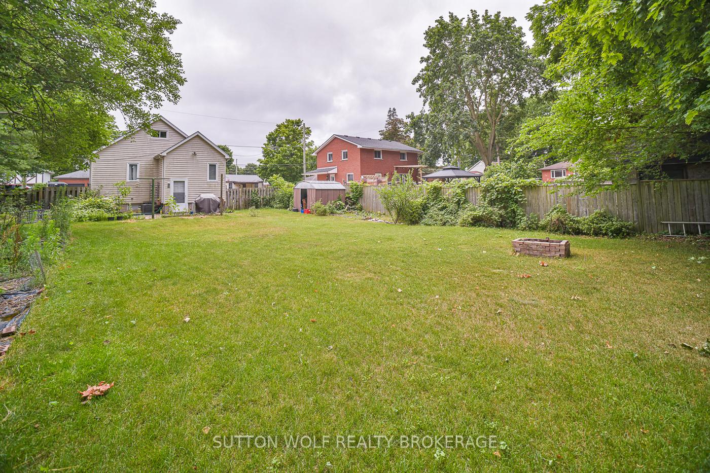 Photo 24 of 173 High Street W, Strathroy-Caradoc, SW — HOMEH
