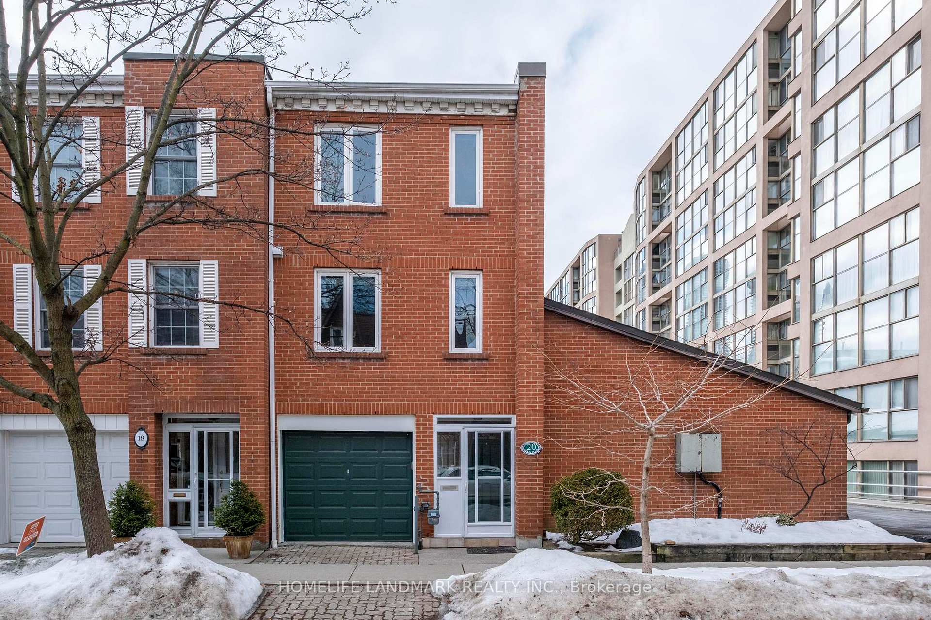 Photo 2 of 20 Aitken Place, Toronto, Waterfront Communities — HOMEH