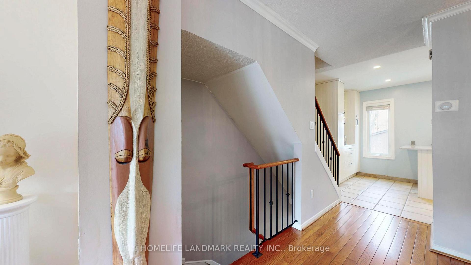 Photo 7 of 20 Aitken Place, Toronto, Waterfront Communities — HOMEH
