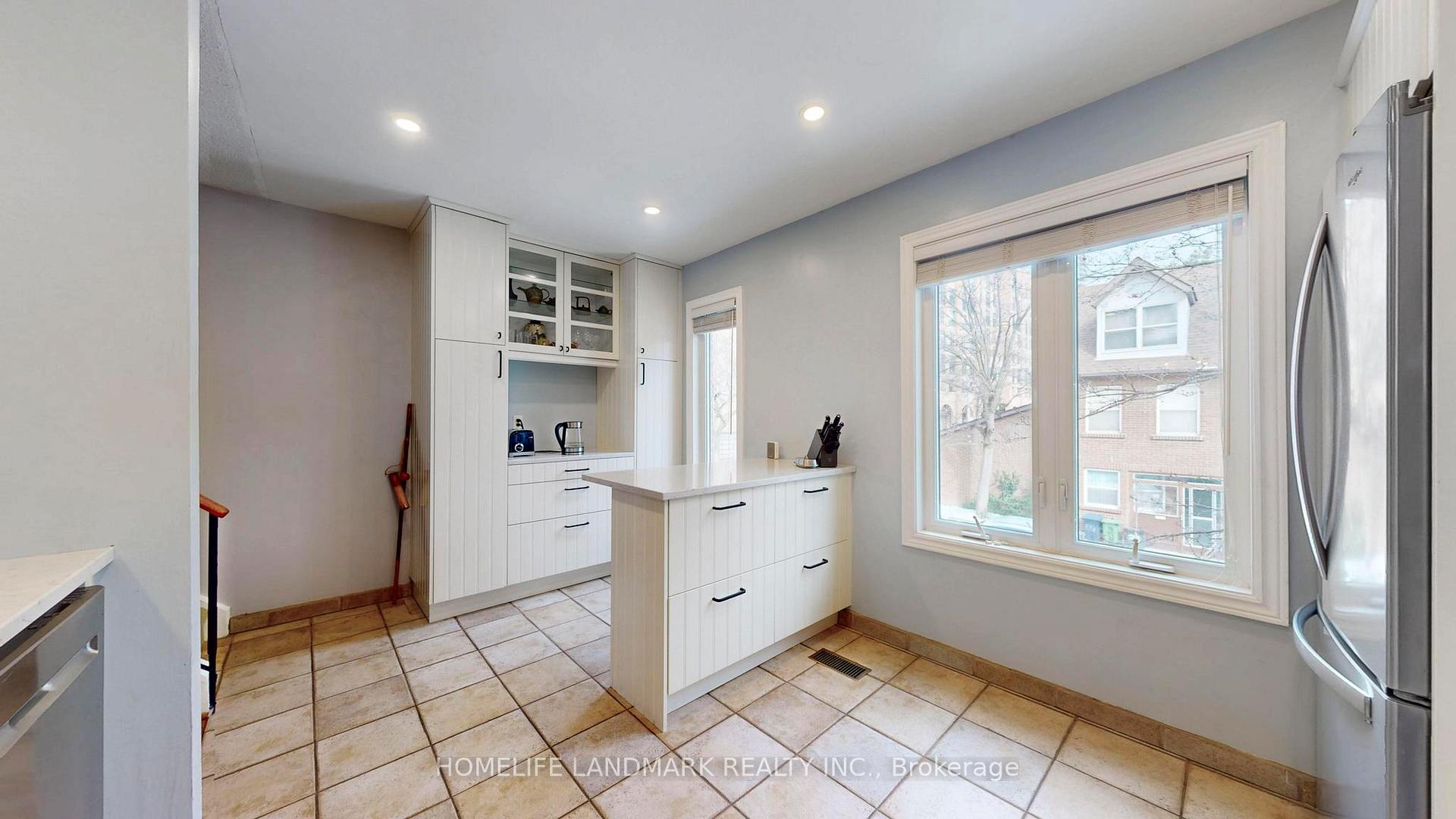 Photo 19 of 20 Aitken Place, Toronto, Waterfront Communities — HOMEH