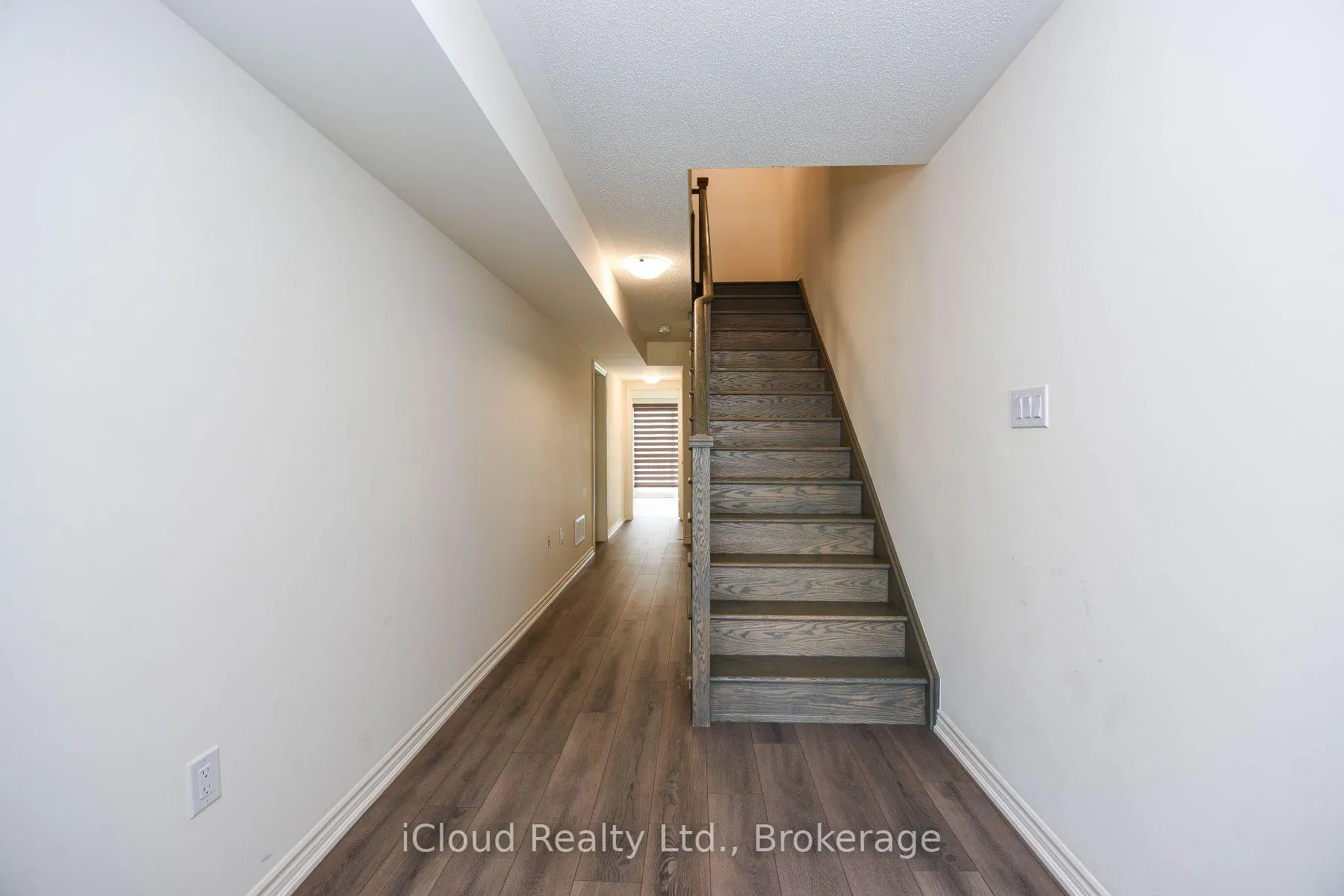 Photo 4 of 39 Stewardship Road, Brampton, Northwest Brampton — HOMEH