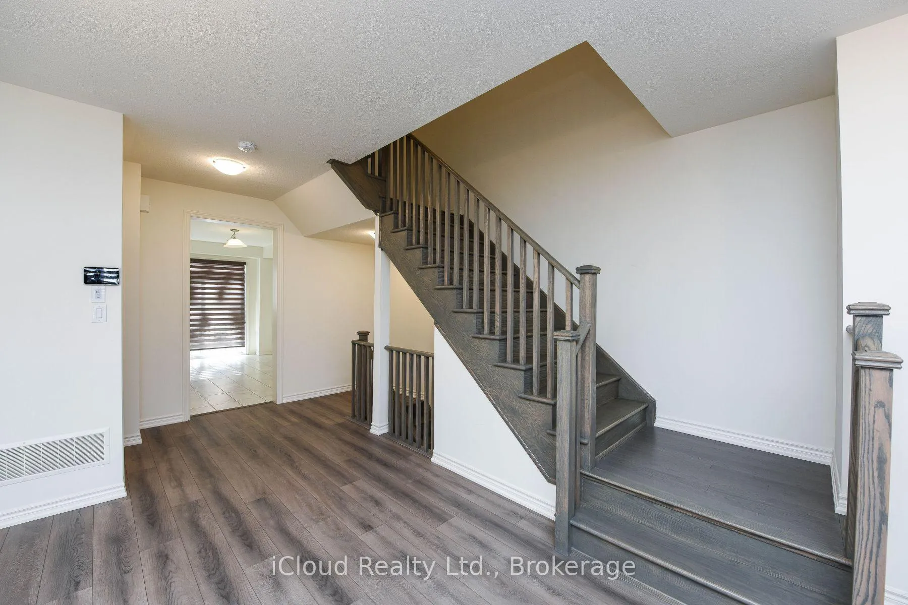 Photo 7 of 39 Stewardship Road, Brampton, Northwest Brampton — HOMEH