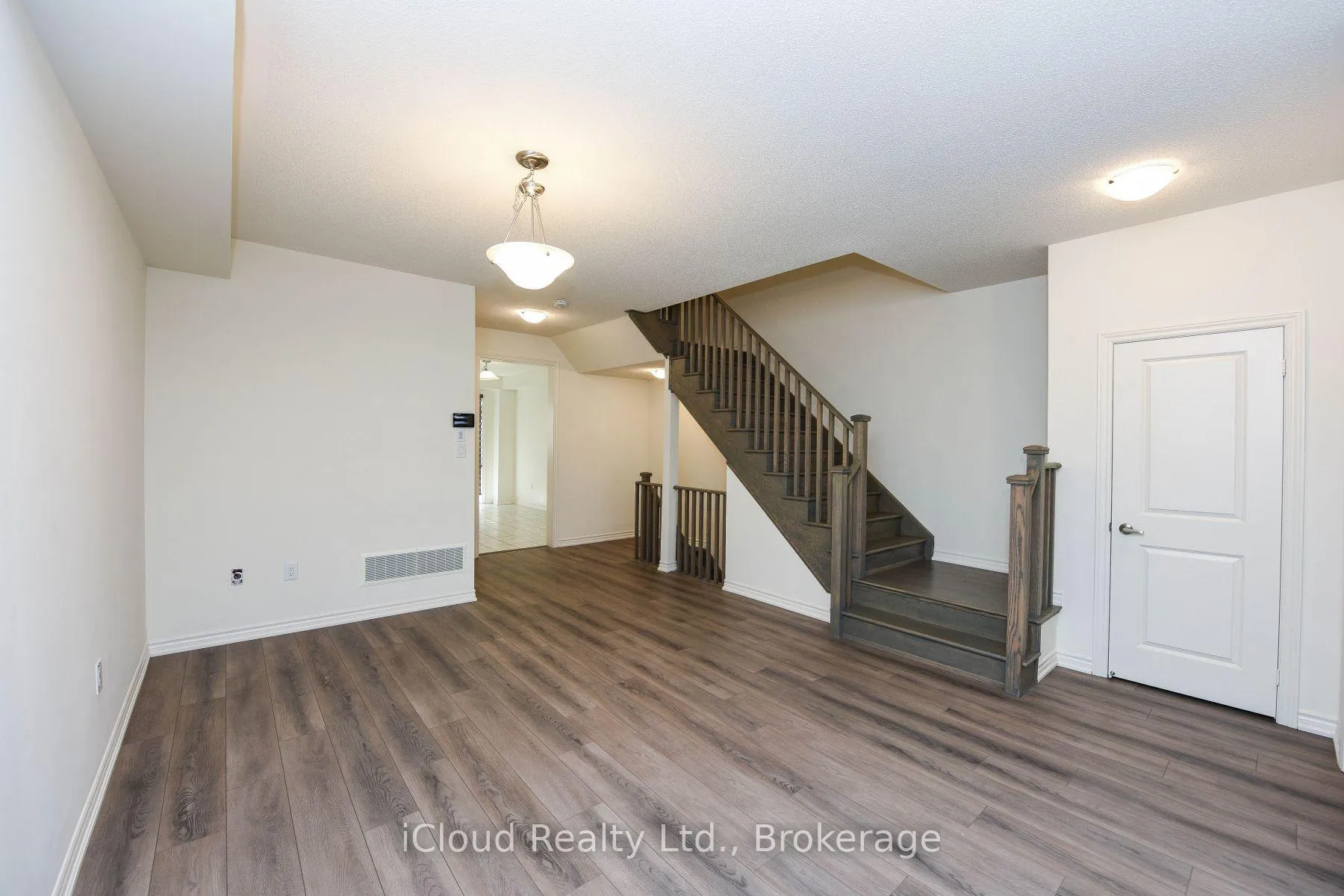 Photo 8 of 39 Stewardship Road, Brampton, Northwest Brampton — HOMEH