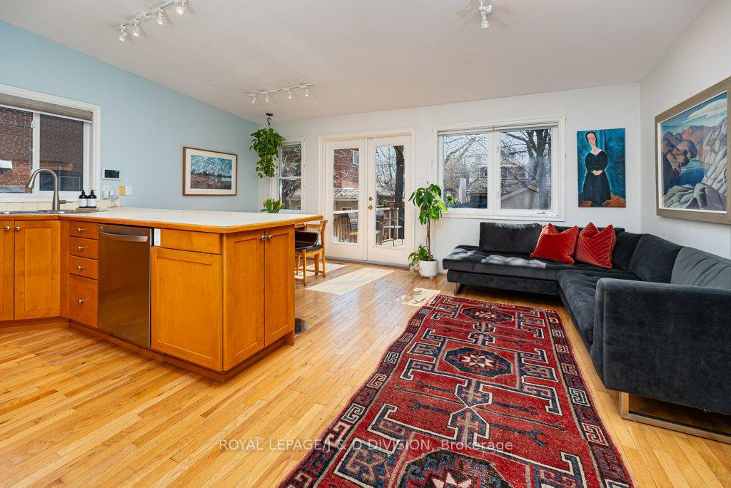 Photo 10 of 37 Tilson Road, Toronto, Mount Pleasant East — HOMEH
