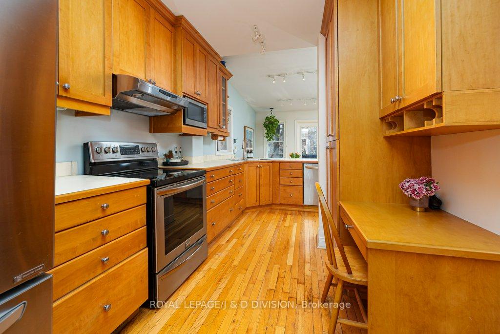 Photo 16 of 37 Tilson Road, Toronto, Mount Pleasant East — HOMEH
