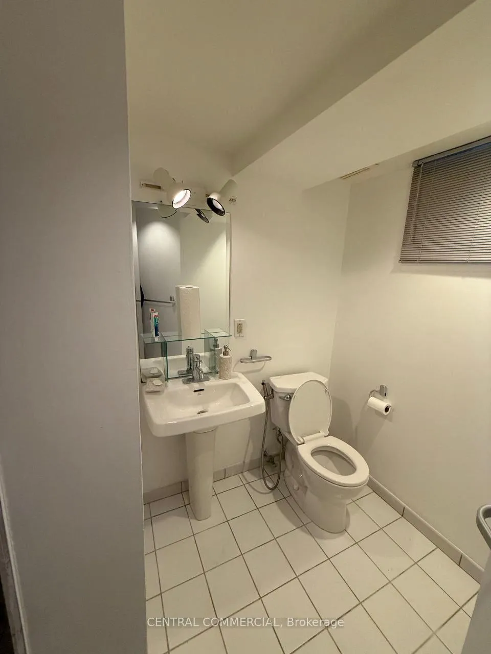 Photo 4 of Unit Basement, 38 Fairfield Road N, Toronto, Mount Pleasant East — HOMEH