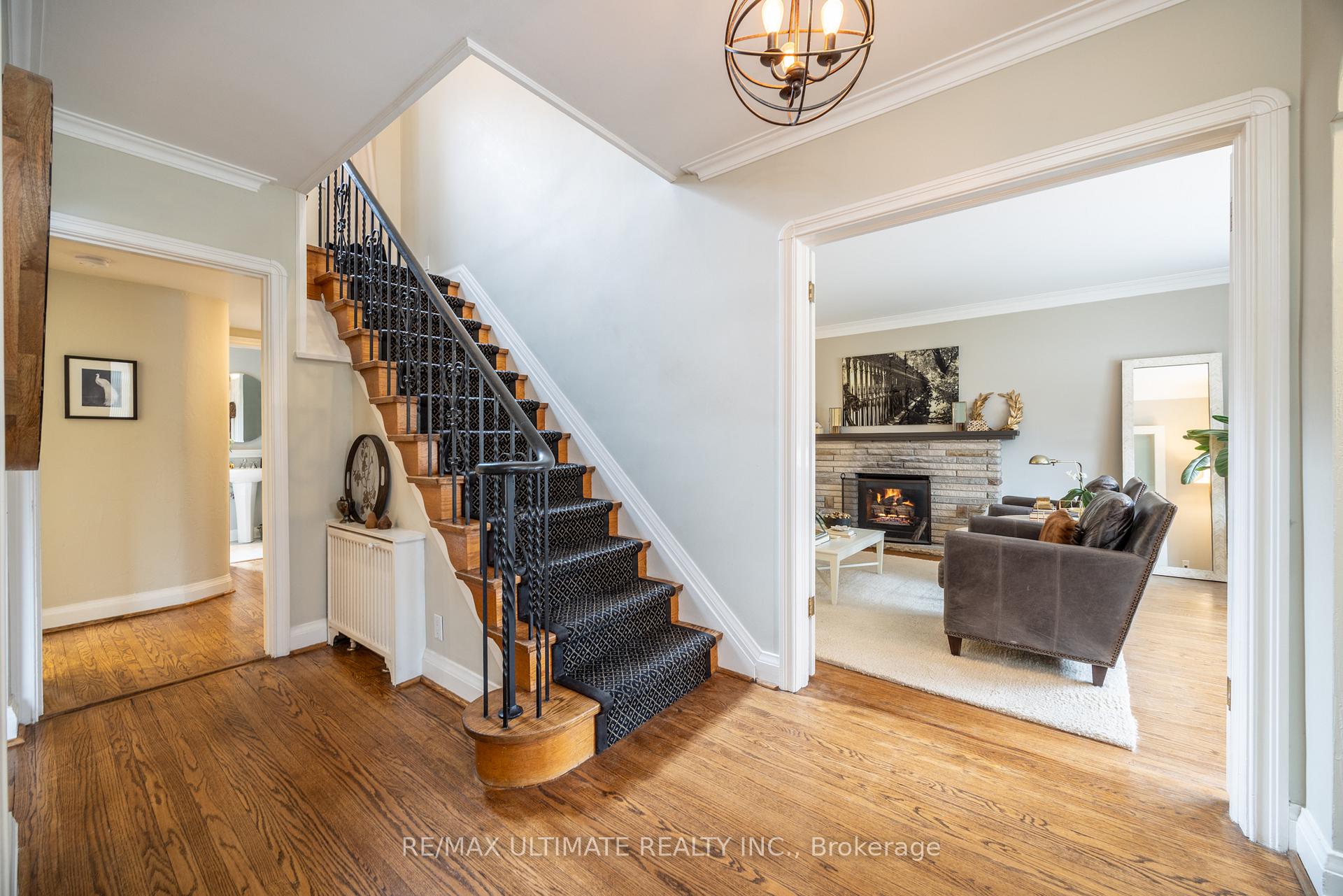 Photo 7 of 8 Richlea Circle, Toronto, Leaside — HOMEH