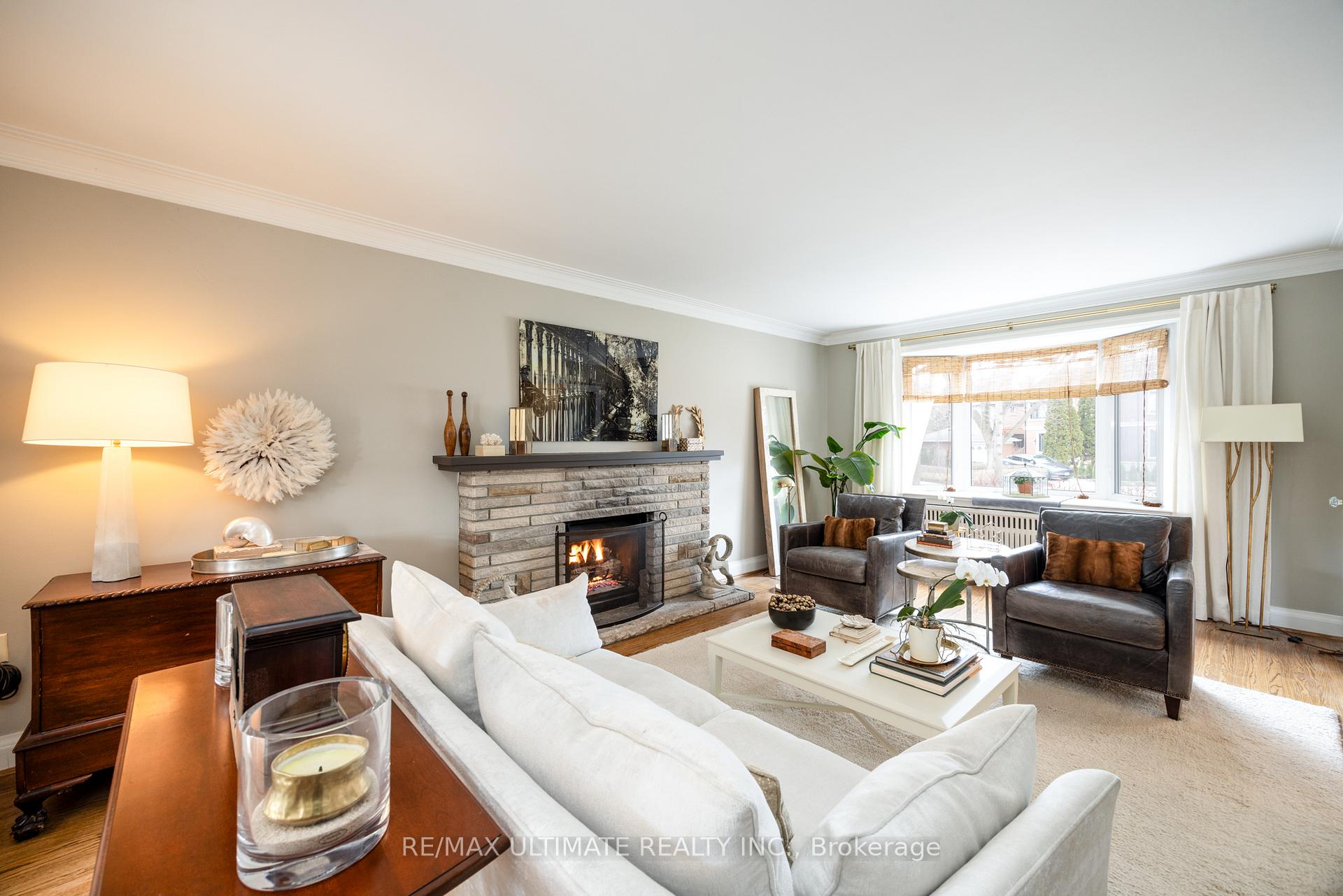 Photo 9 of 8 Richlea Circle, Toronto, Leaside — HOMEH