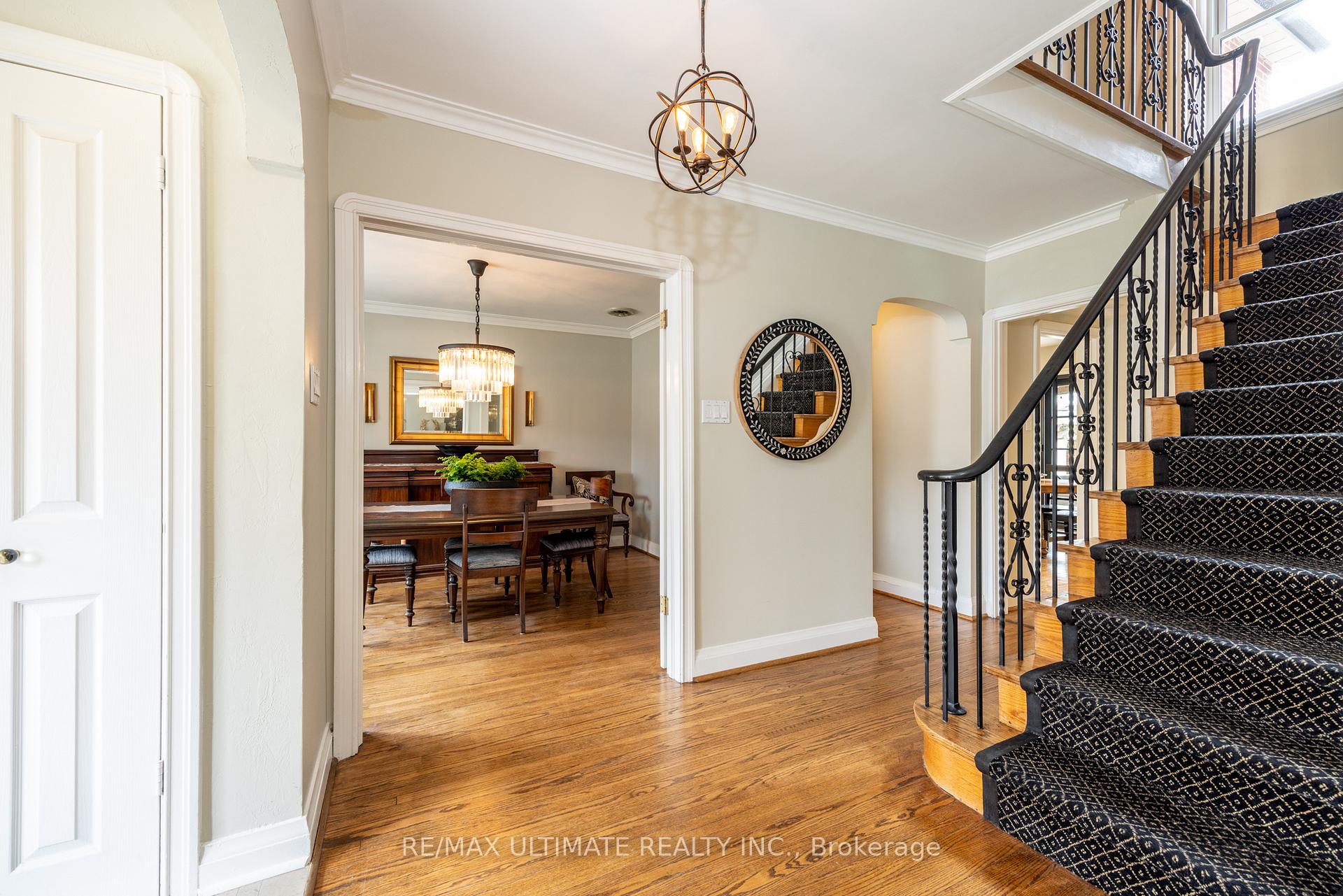 Photo 10 of 8 Richlea Circle, Toronto, Leaside — HOMEH