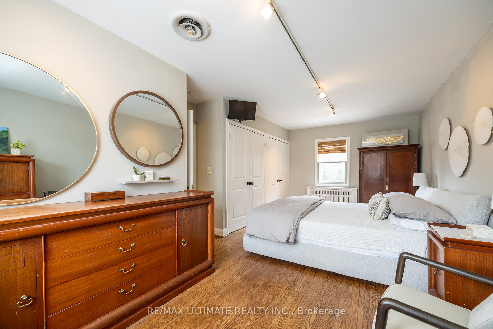 Photo 18 of 8 Richlea Circle, Toronto, Leaside — HOMEH