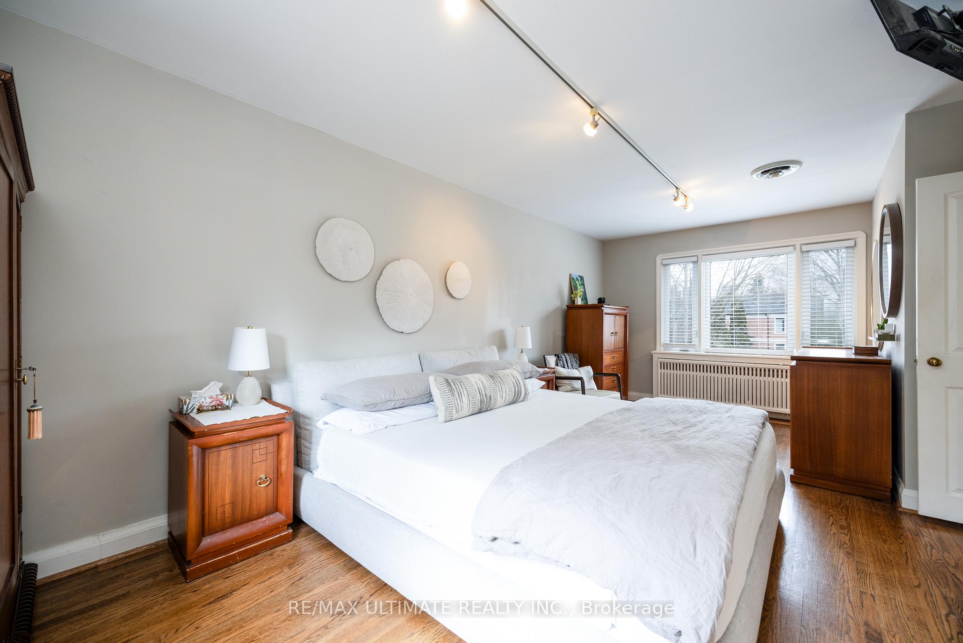 Photo 19 of 8 Richlea Circle, Toronto, Leaside — HOMEH