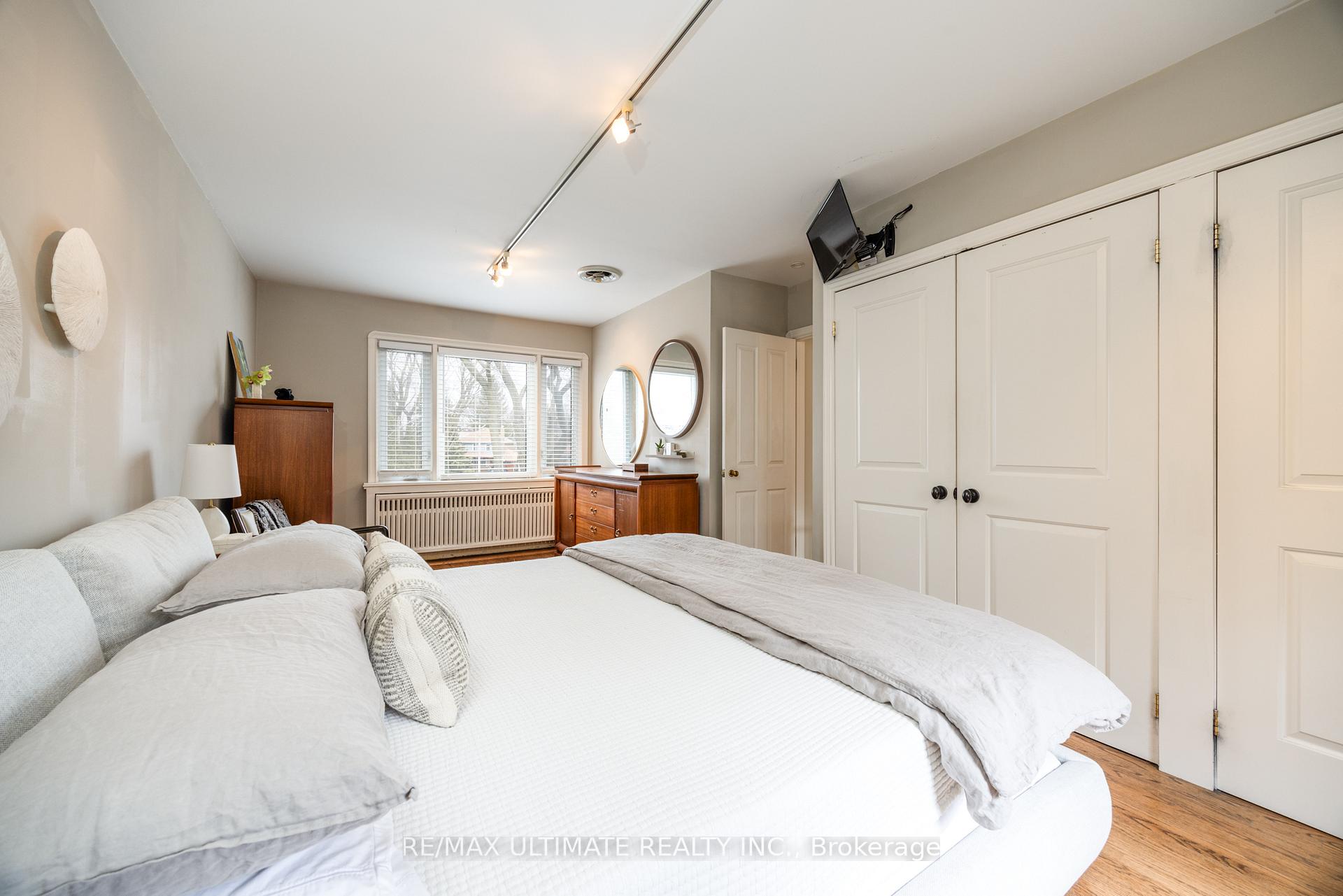 Photo 20 of 8 Richlea Circle, Toronto, Leaside — HOMEH