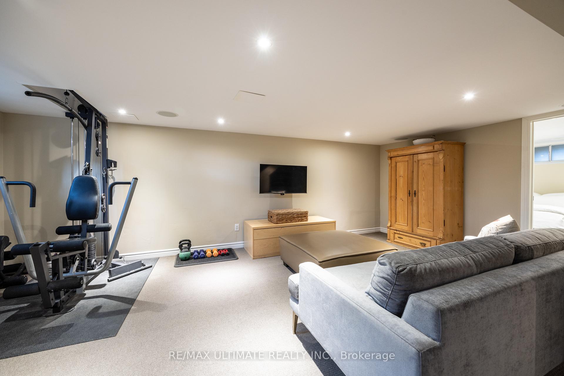 Photo 31 of 8 Richlea Circle, Toronto, Leaside — HOMEH
