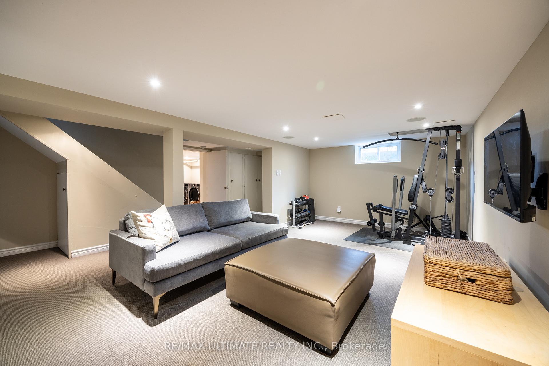 Photo 32 of 8 Richlea Circle, Toronto, Leaside — HOMEH