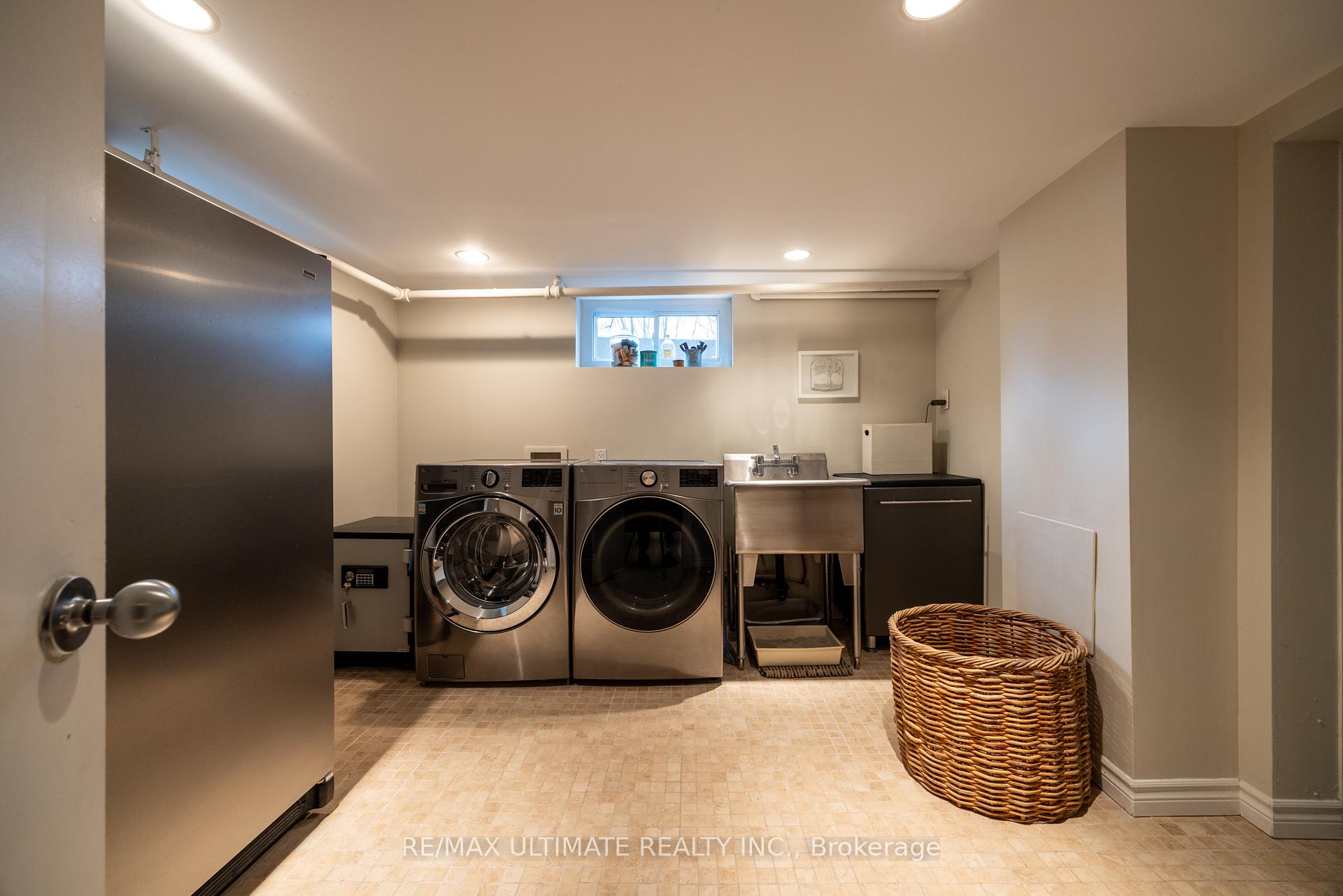 Photo 35 of 8 Richlea Circle, Toronto, Leaside — HOMEH