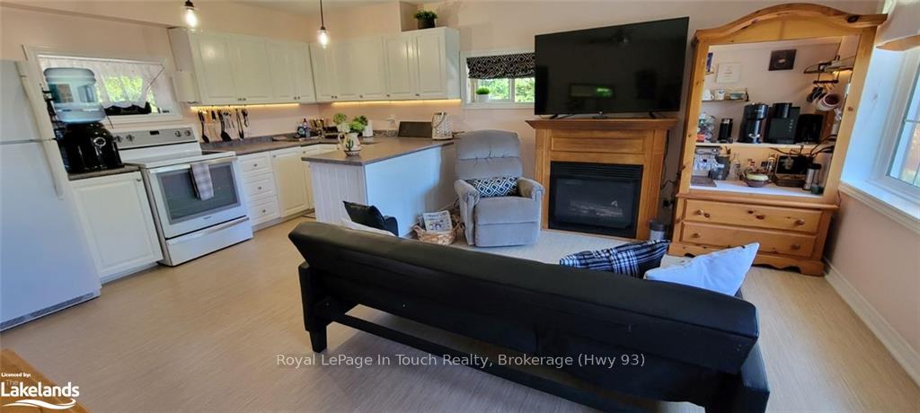 Photo 2 of 48 Bayside Avenue, Tay, Rural Tay — HOMEH