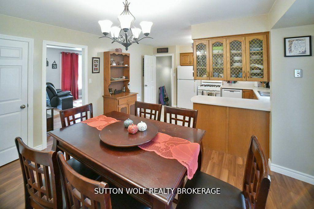 Photo 9 of 566 Dewan Street, Strathroy-Caradoc, NW — HOMEH