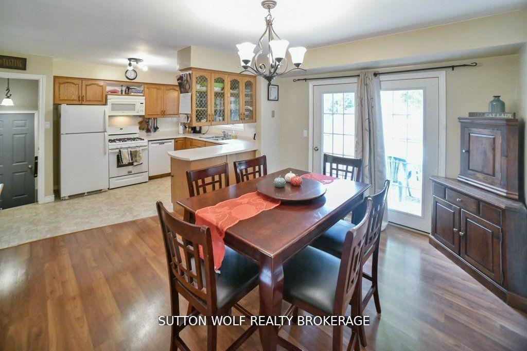 Photo 10 of 566 Dewan Street, Strathroy-Caradoc, NW — HOMEH