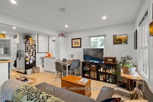 Photo 3 of 4 Warvet Crescent, Toronto, O'Connor-Parkview — HOMEH