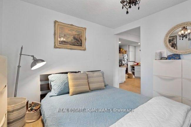 Photo 11 of 4 Warvet Crescent, Toronto, O'Connor-Parkview — HOMEH