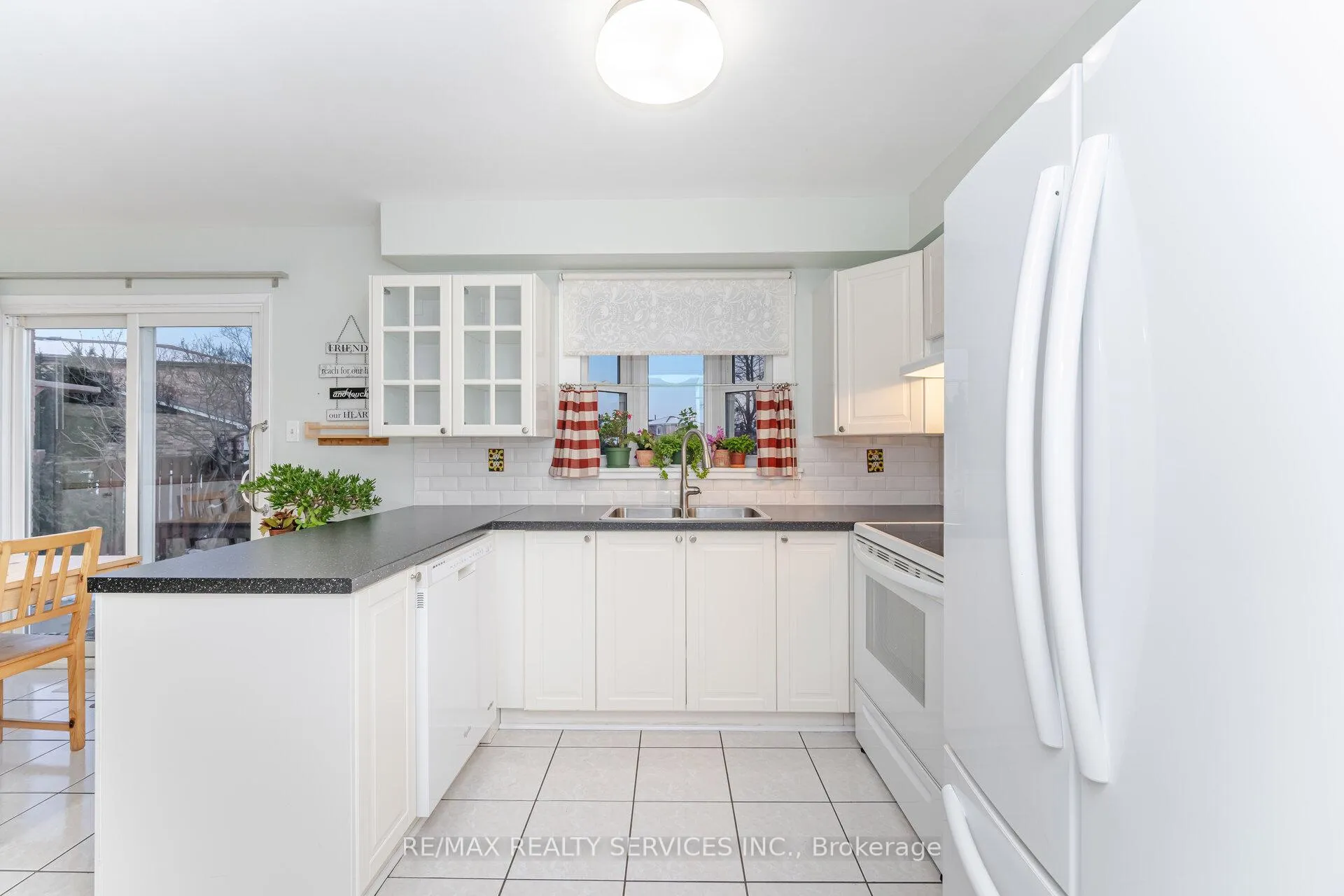 Photo 4 of 93 Wildercroft Avenue, Brampton, Brampton North — HOMEH